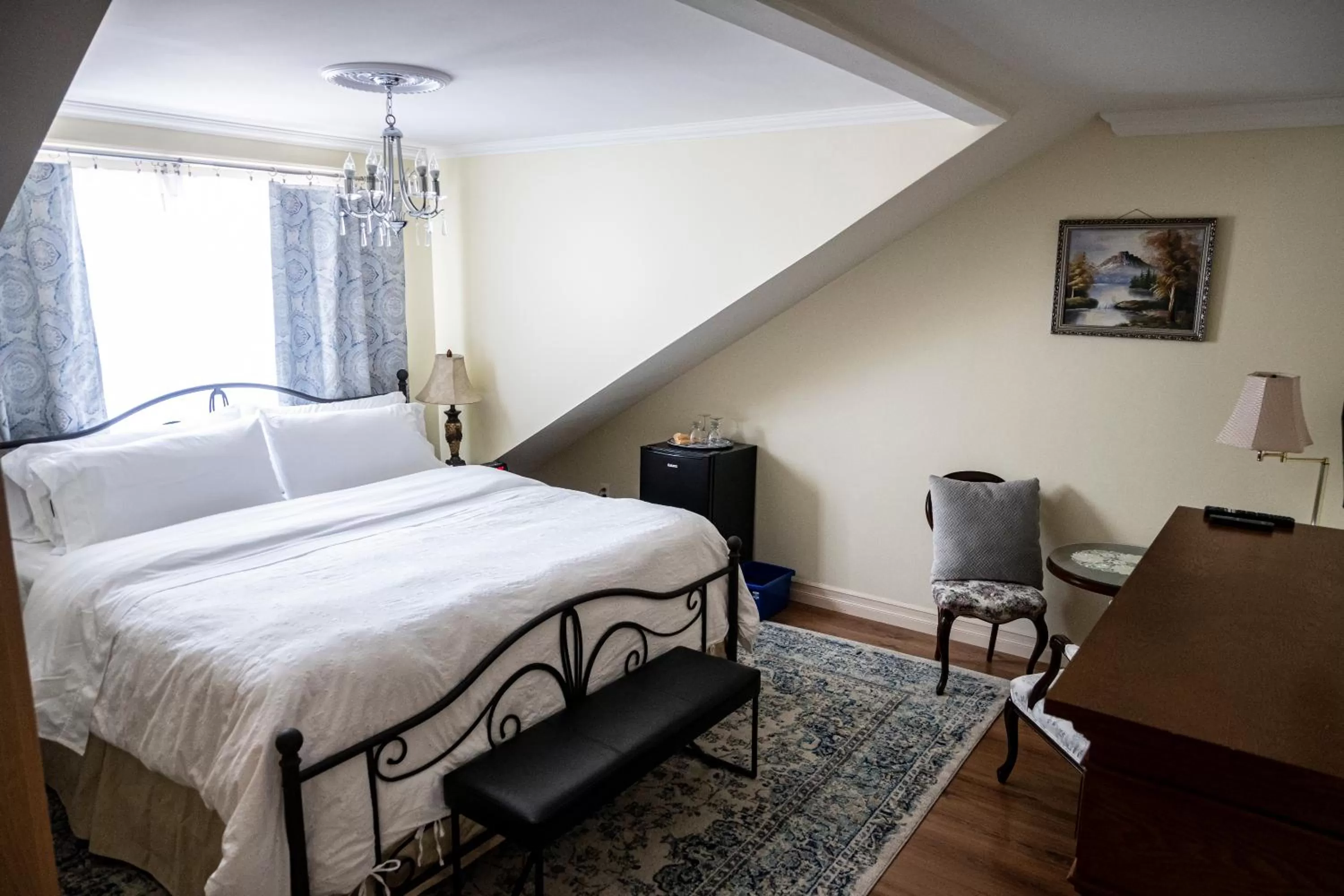 Bed in Belle View Manor Inn