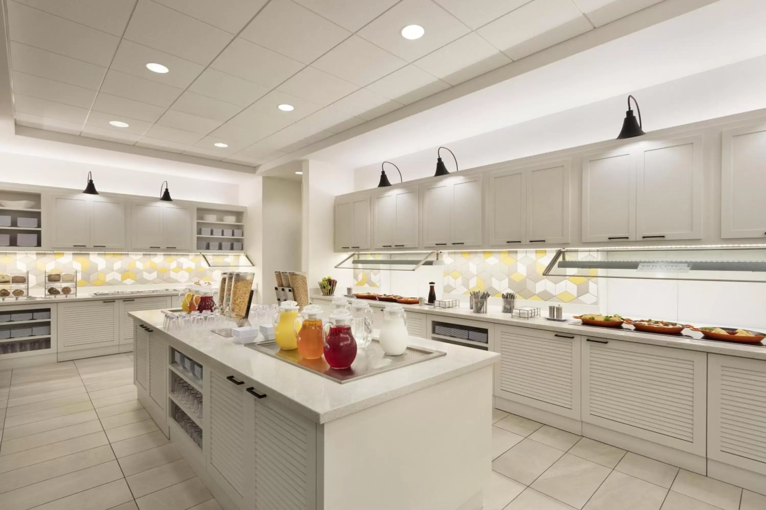 Restaurant/places to eat, Kitchen/Kitchenette in Hyatt Place Chicago O'Hare Airport