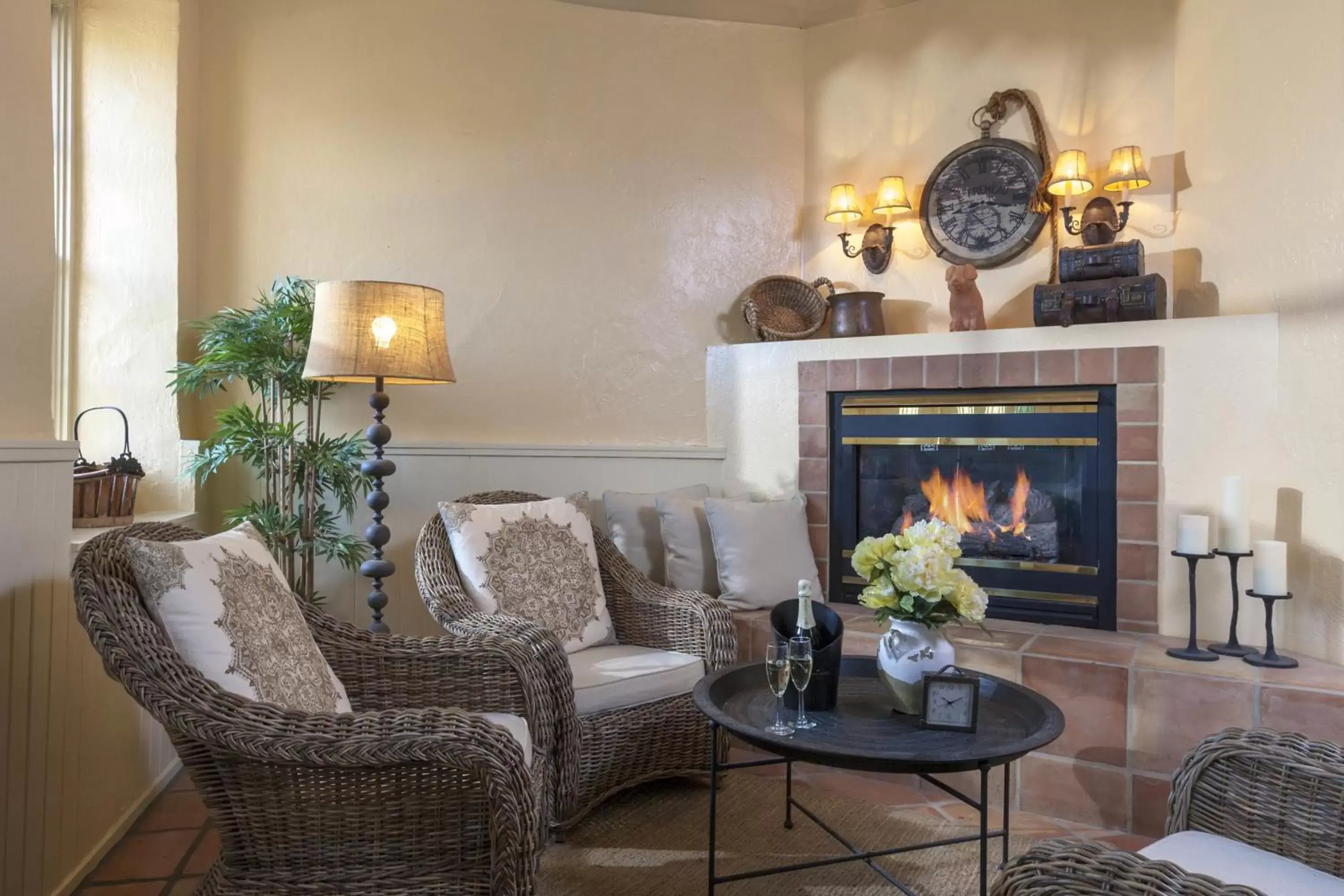 Lobby or reception, Seating Area in Maison Fleurie, A Four Sisters Inn