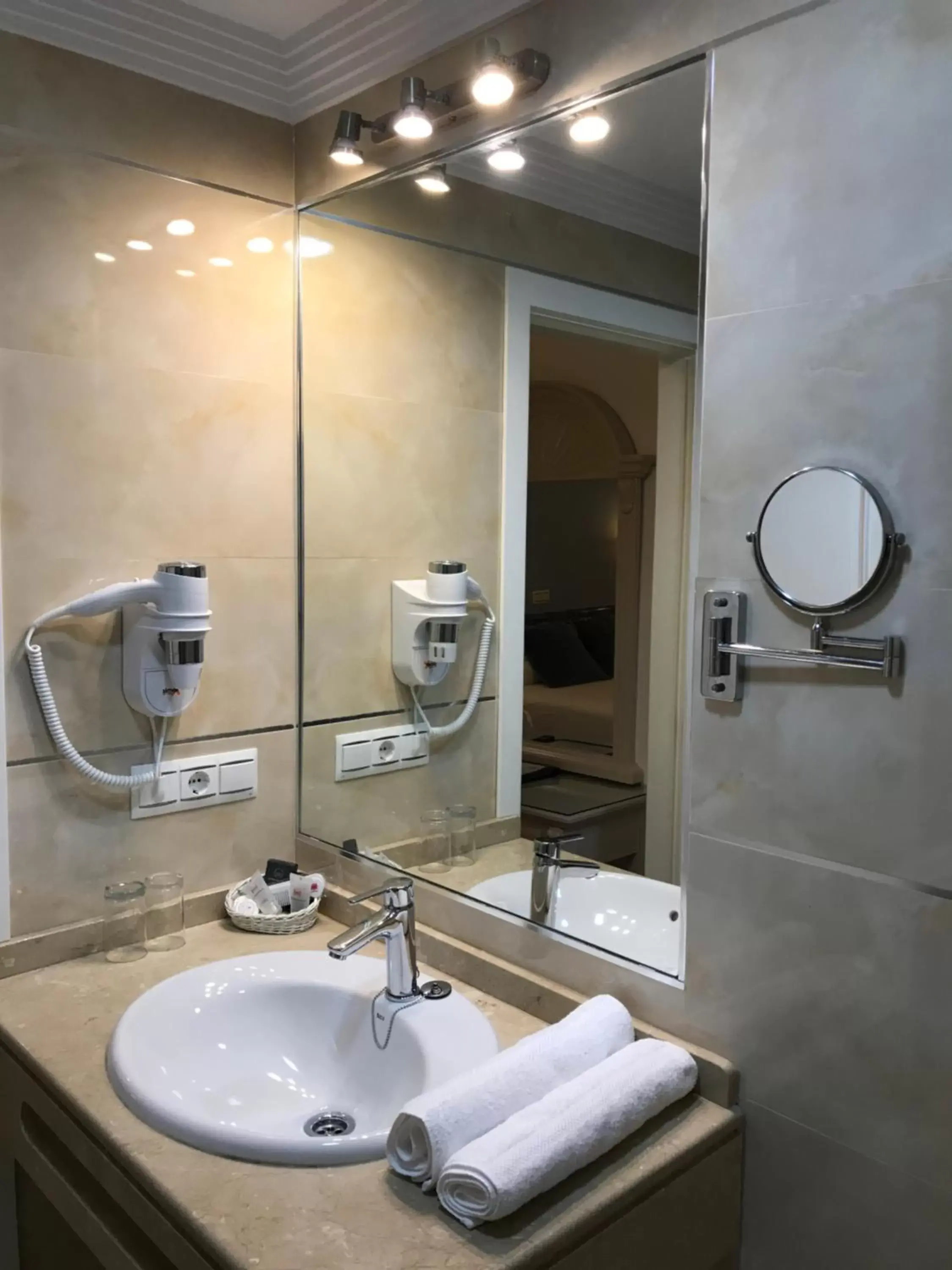 Bathroom in Hotel Plaza Cavana