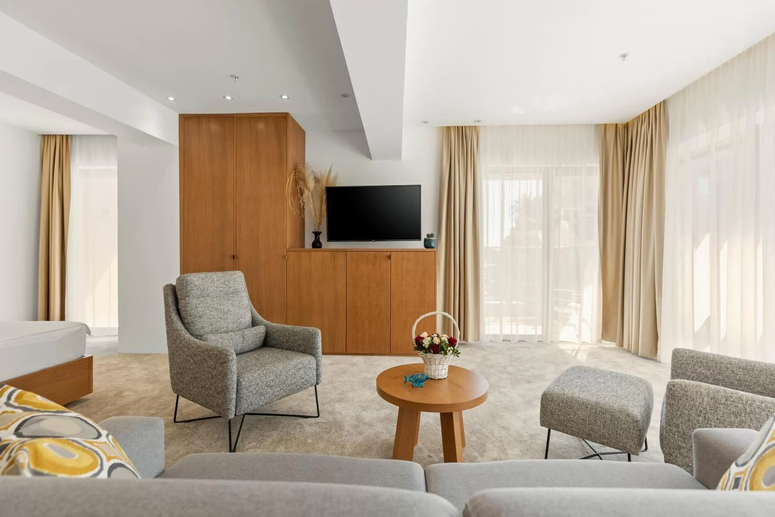 Bedroom, Seating Area in Hotel Harmonia by Dukley