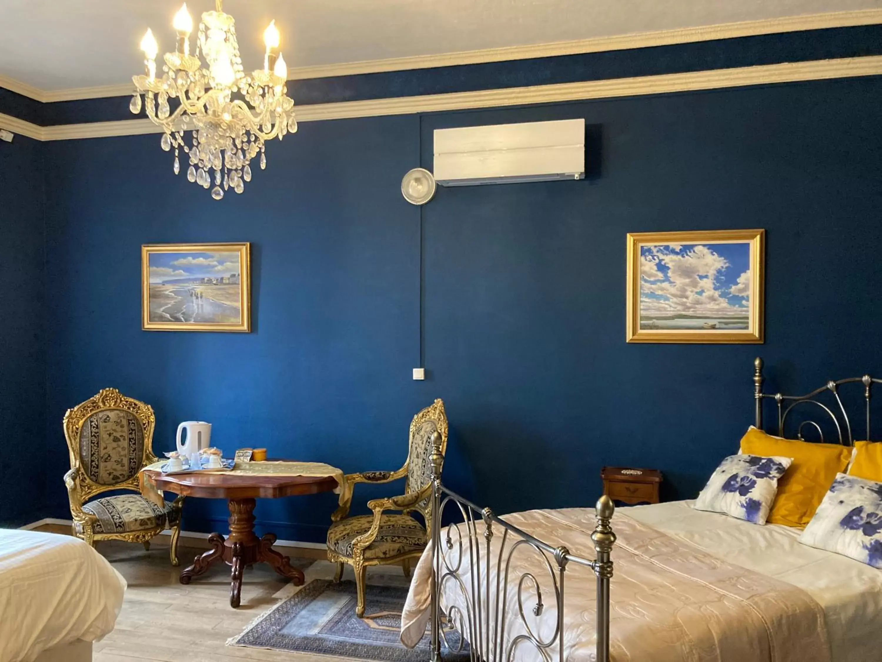 Bedroom, Restaurant/Places to Eat in La Villa Celine