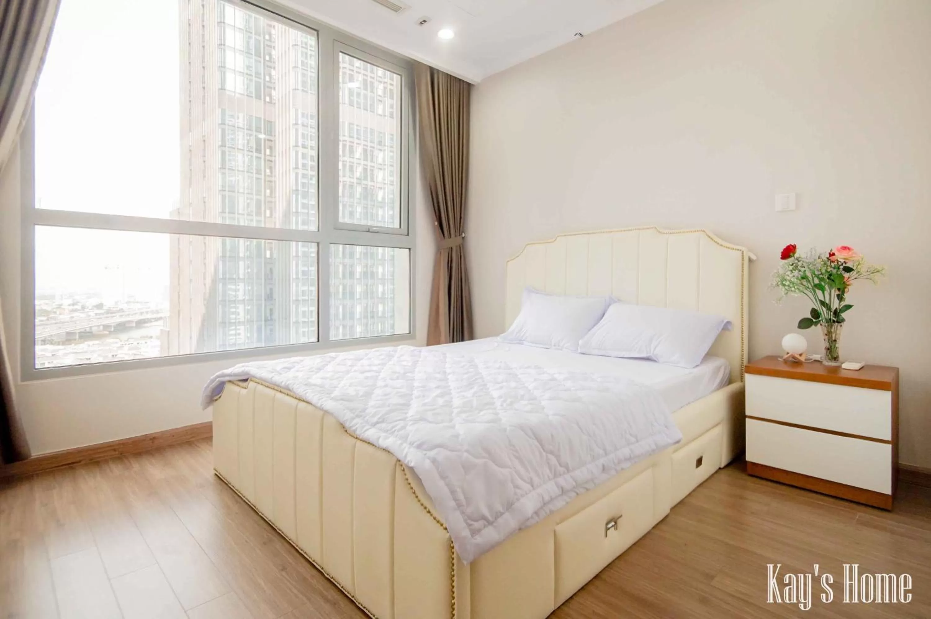Bed in Vinhomes Central Park-Nice Homes