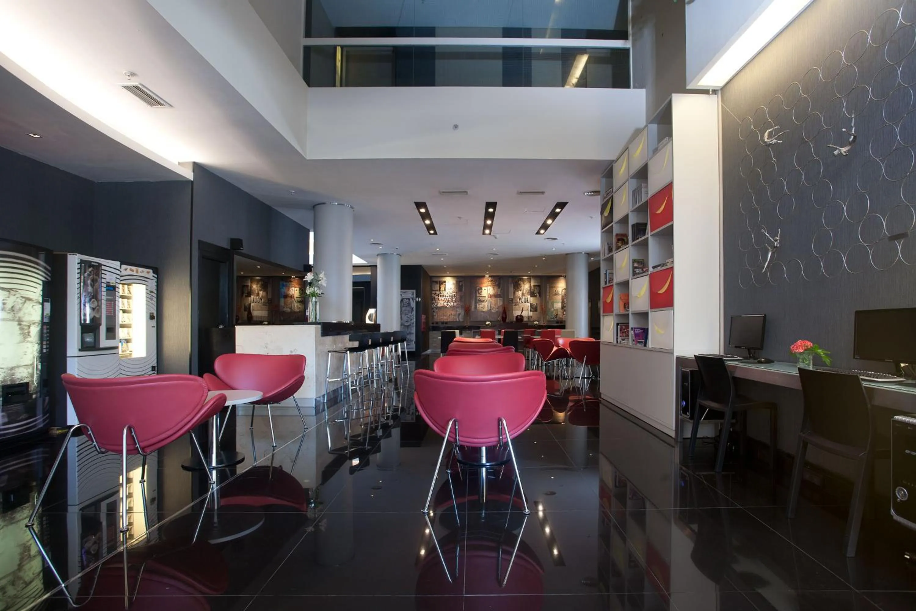 Lounge or bar in Two Hotel Buenos Aires