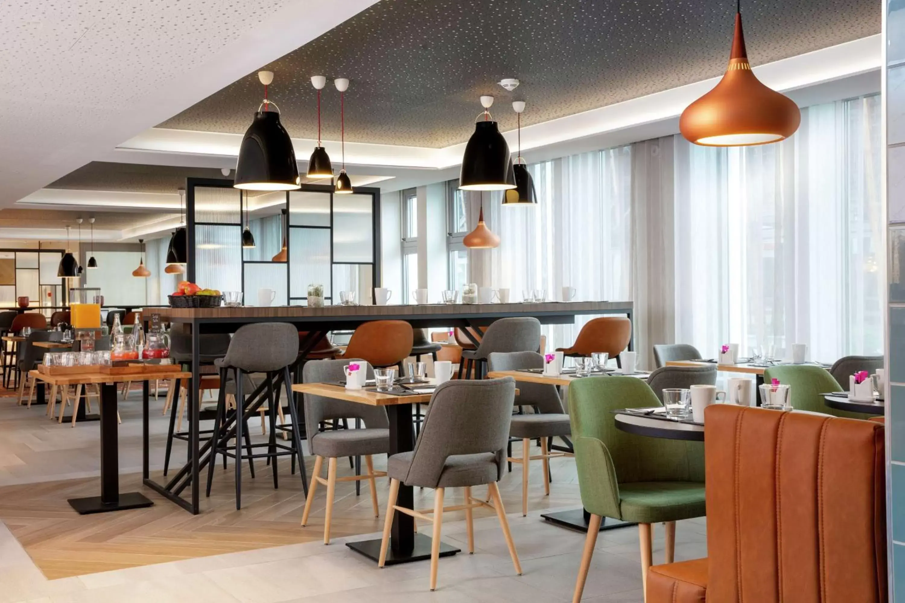 Restaurant/Places to Eat in Hilton Garden Inn Paris Orly Airport