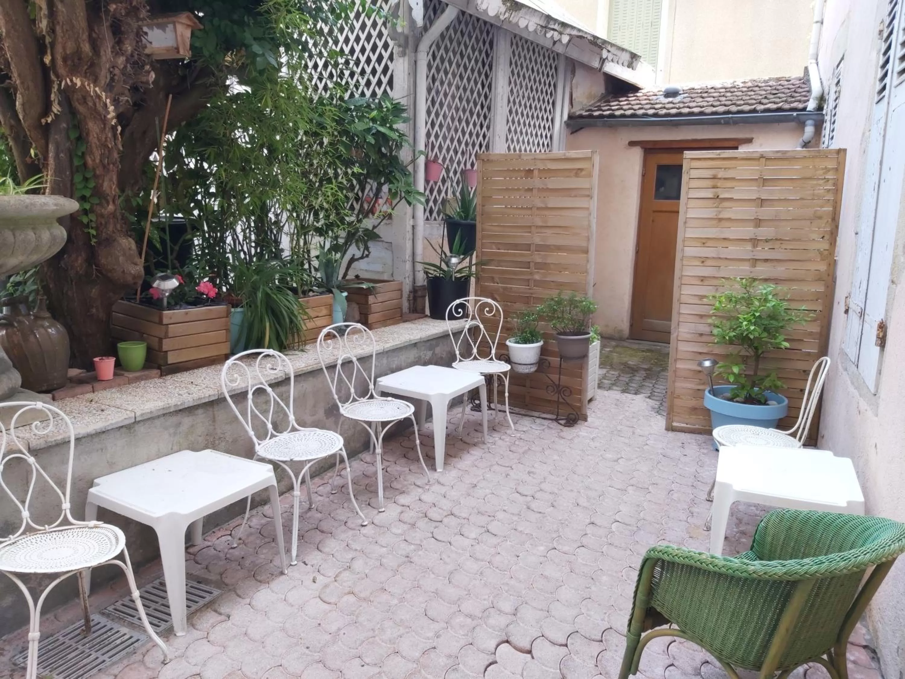 Patio in Vichy Sejour