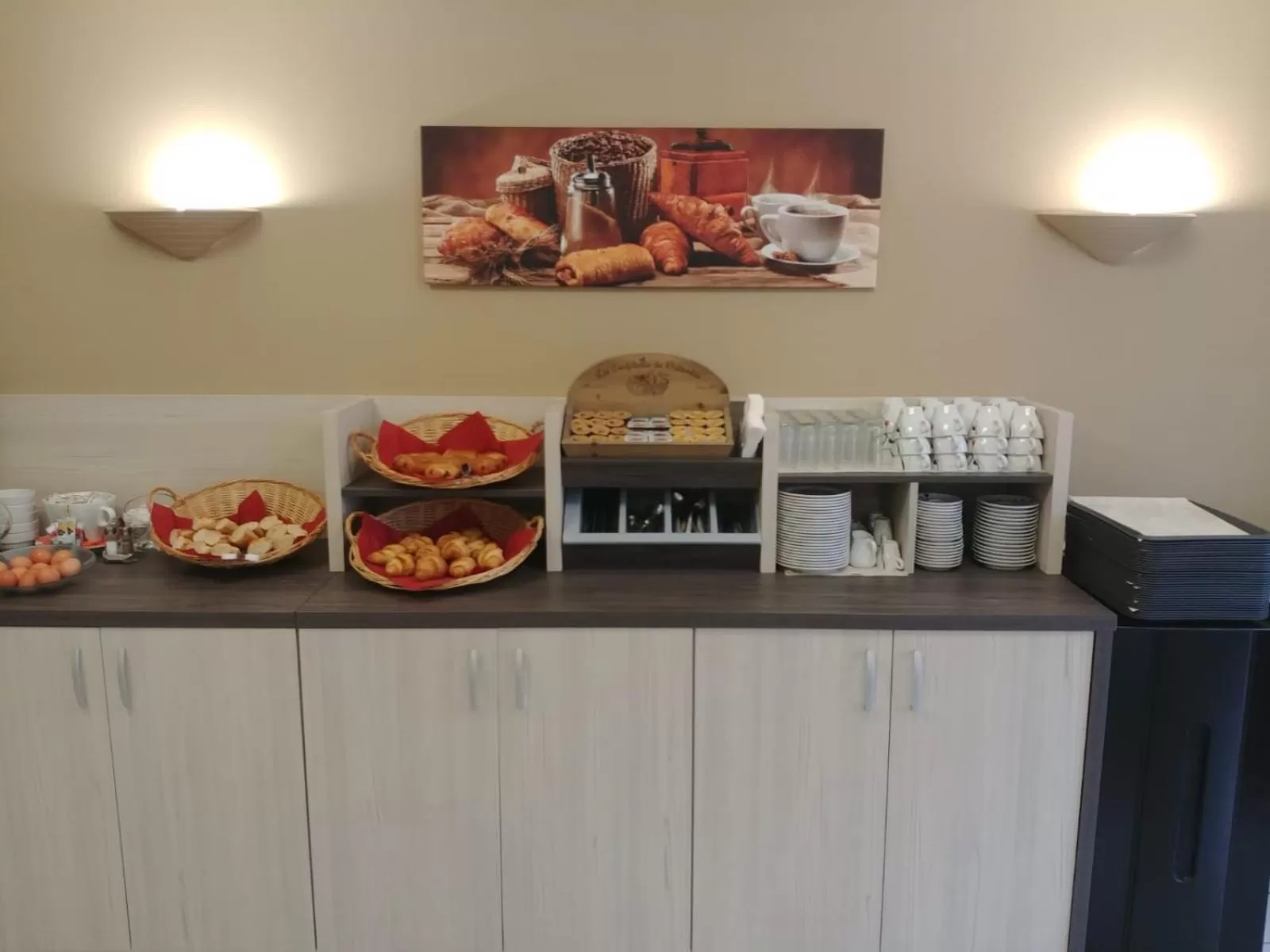 Continental breakfast in Logis Hotel Altina