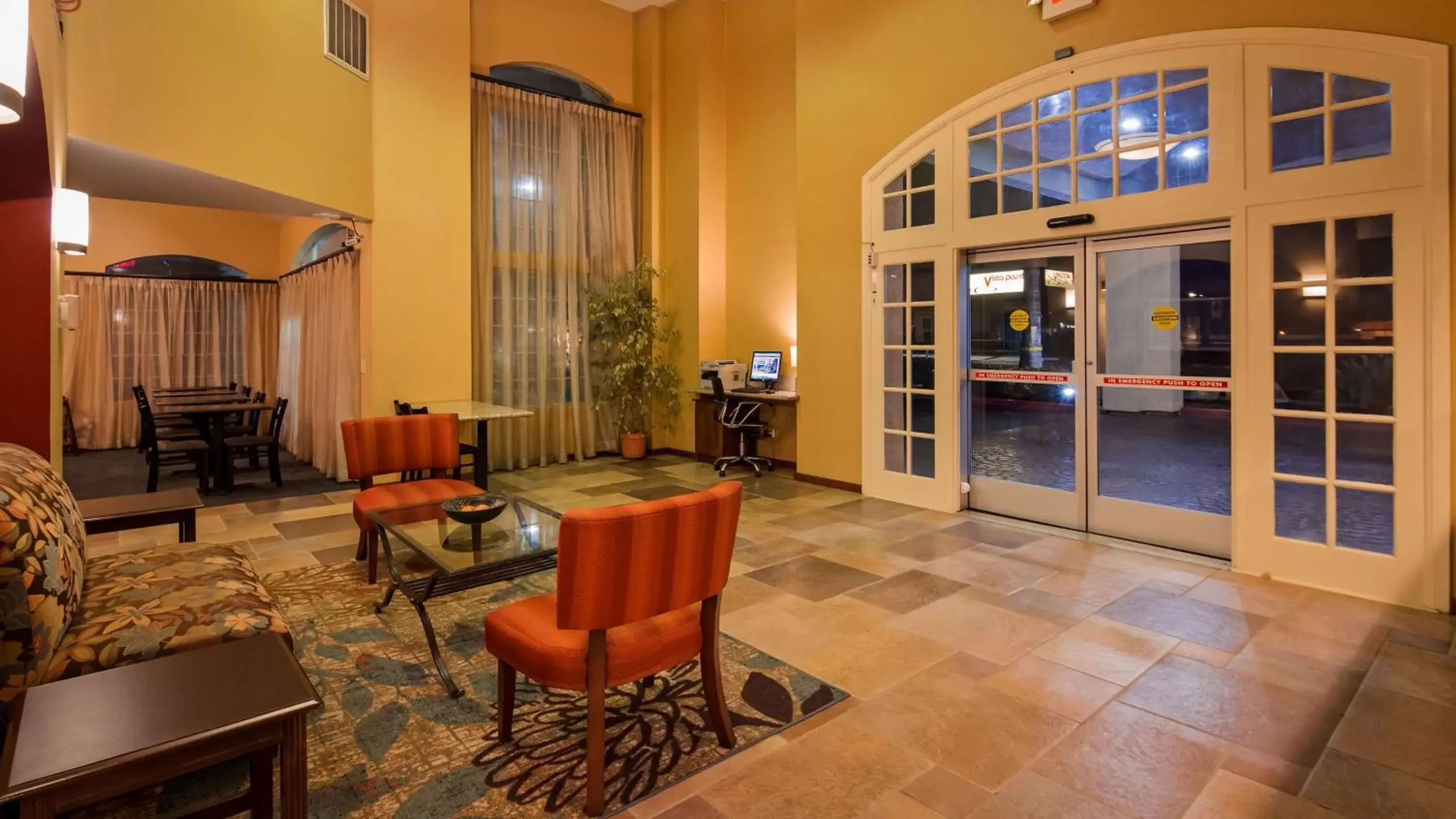 Lobby or reception in Best Western Palm Court Inn