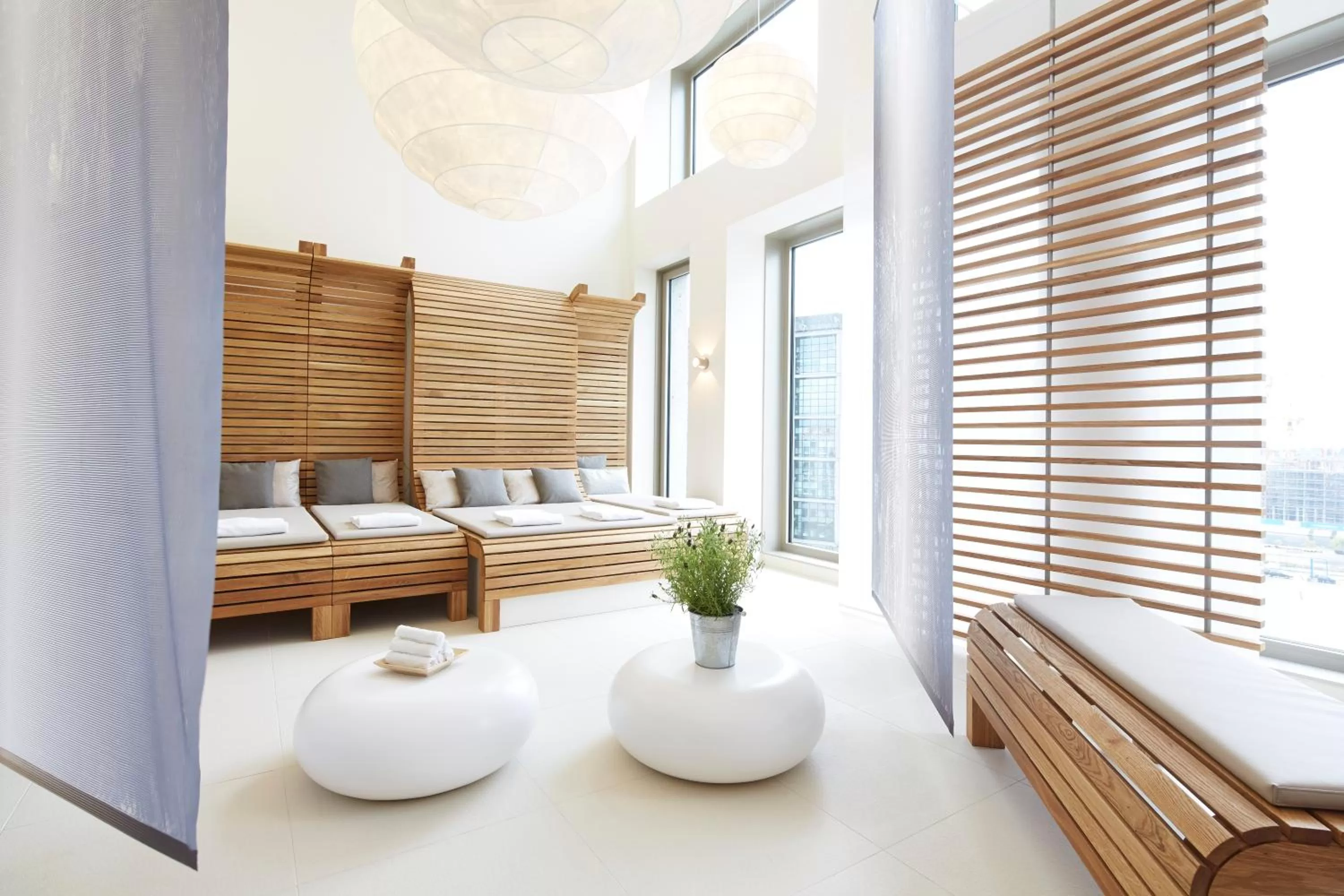 Spa and wellness centre/facilities, Bed in Steigenberger Hotel Am Kanzleramt