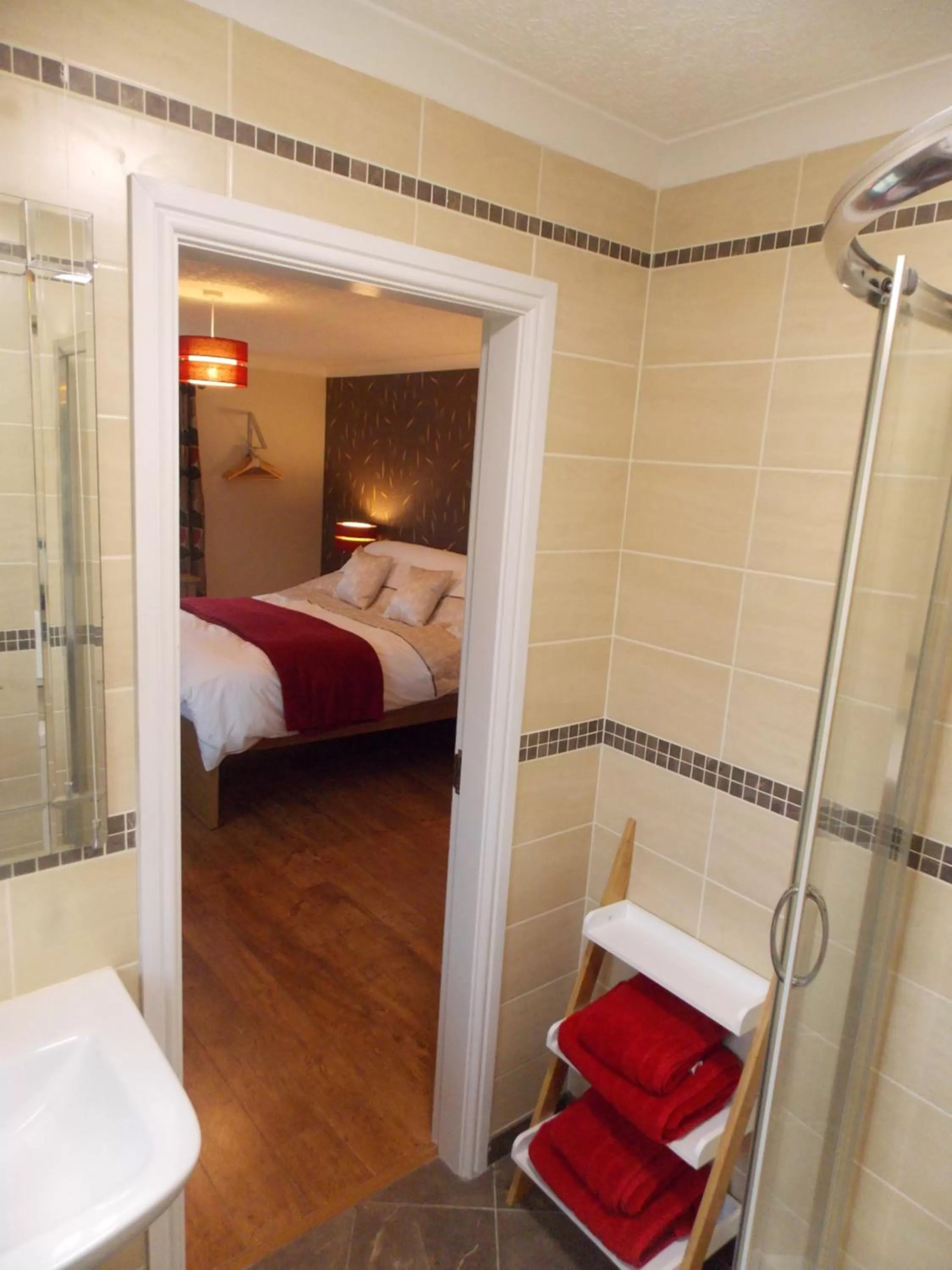 Shower, Bed in Craig Eithin B & B