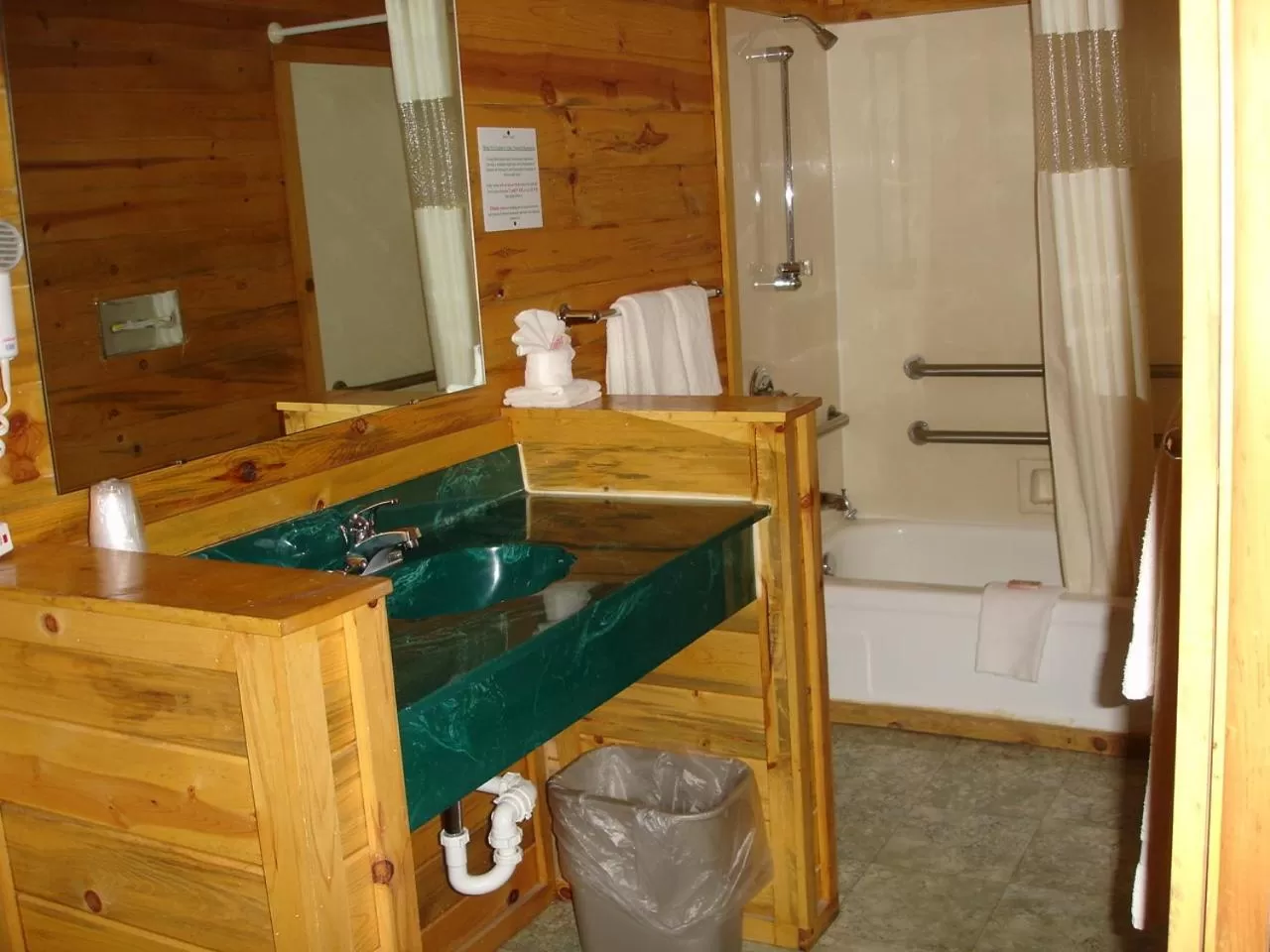 Bathroom in Georgetown Mountain Inn