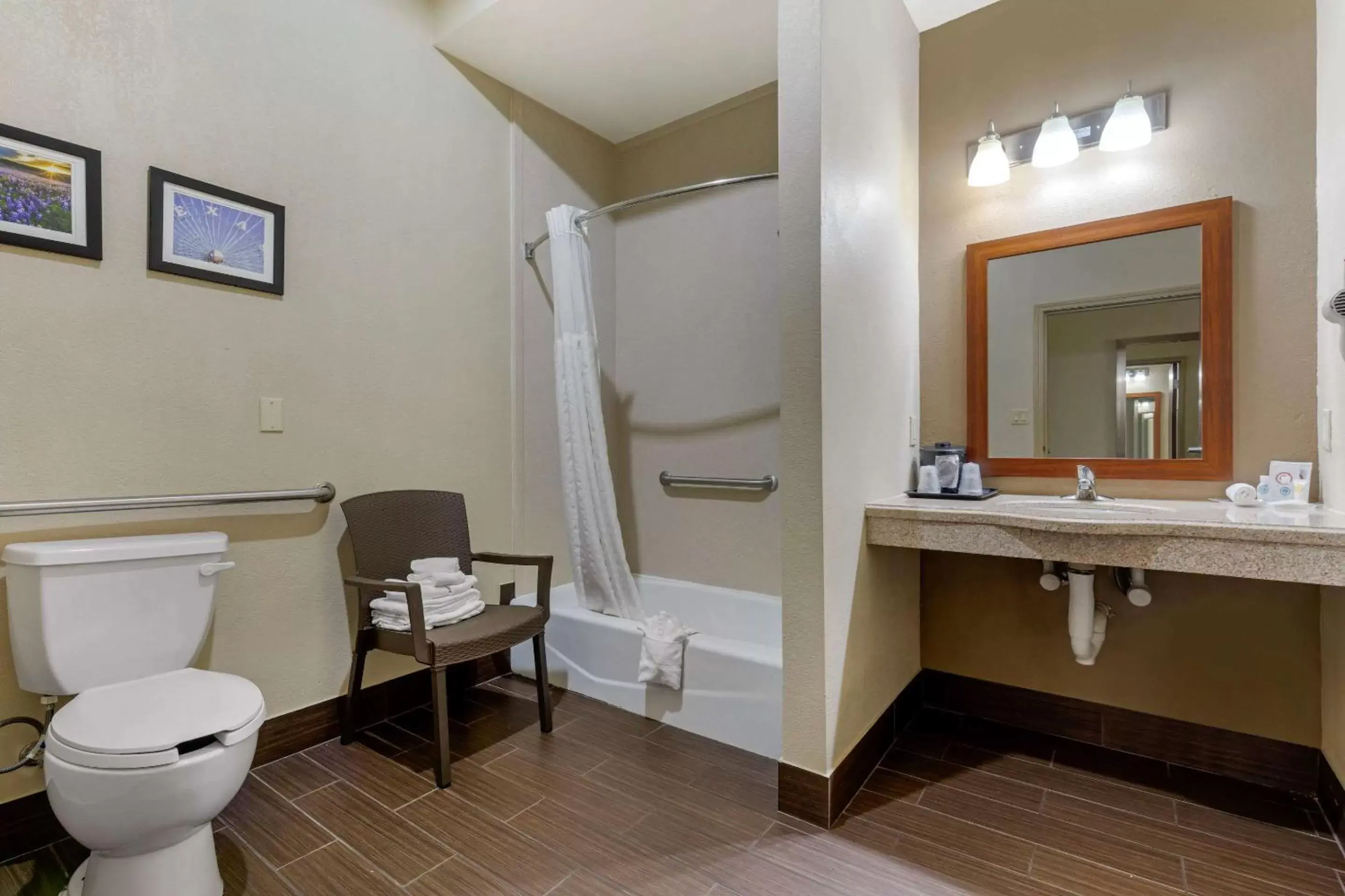 Photo of the whole room, Bathroom in Comfort Suites Gainesville