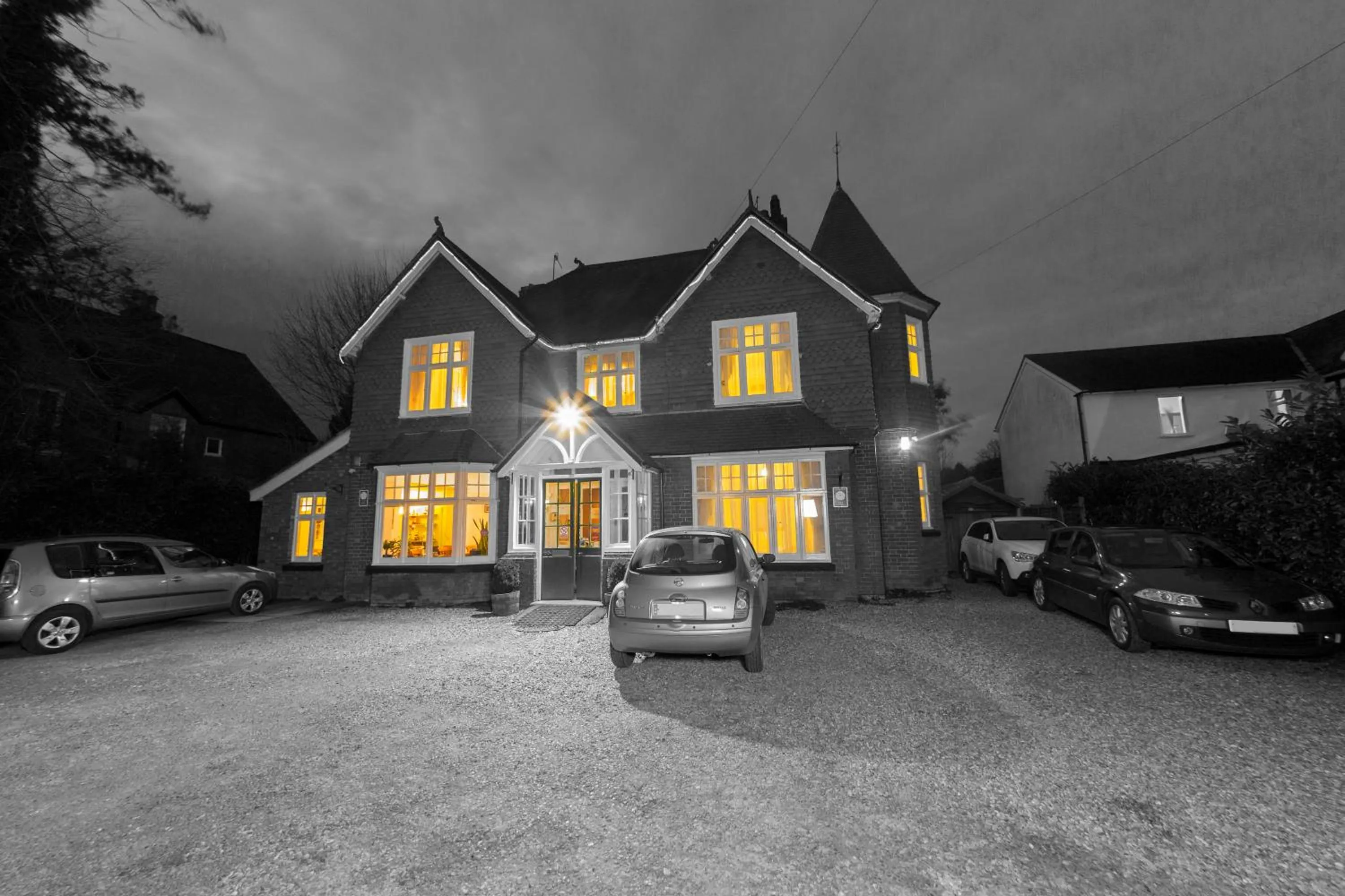Facade/entrance in Gatwick Turret Guest House