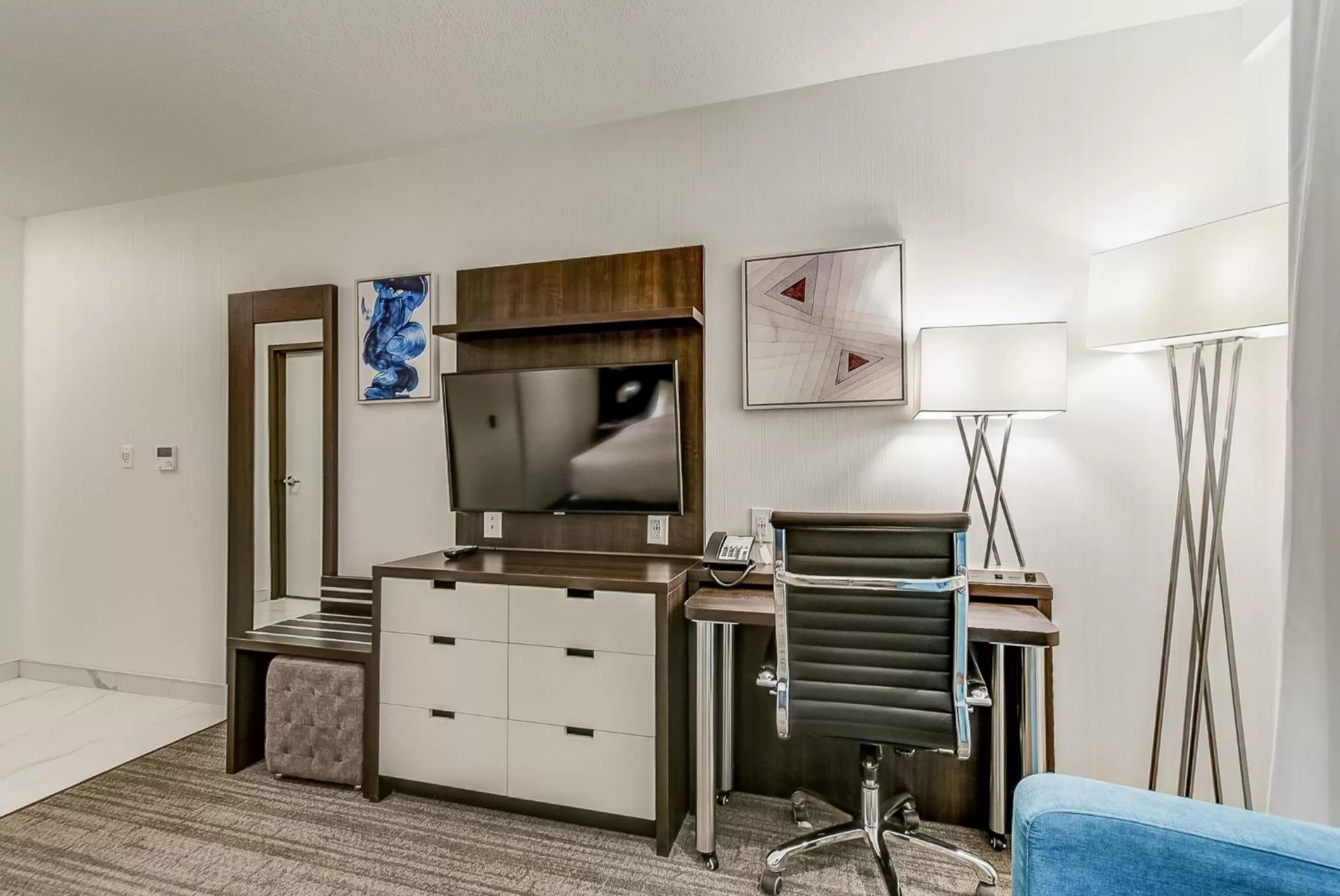 TV and multimedia in EST Hotel