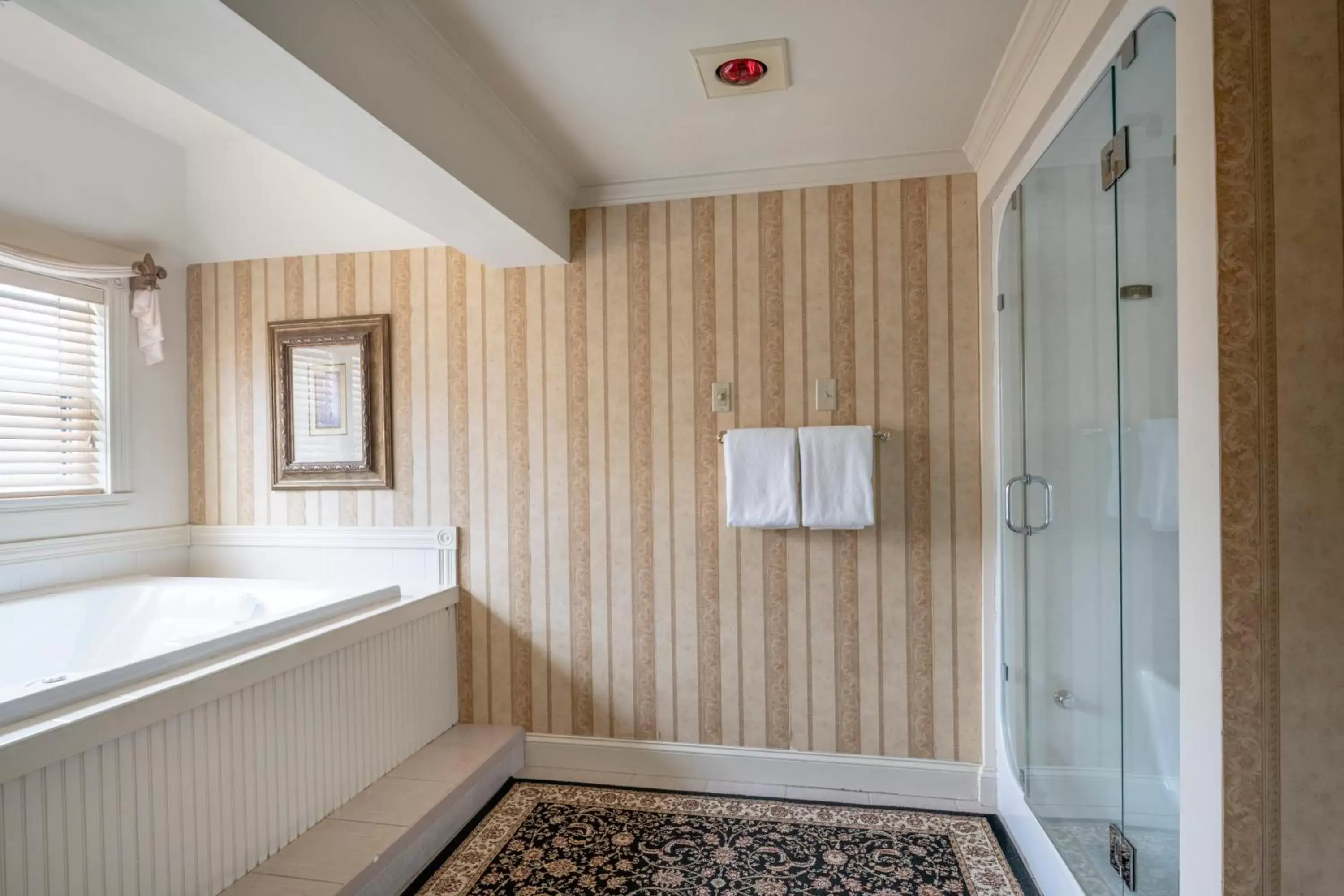 Steam room, Bathroom in The Inn at Thorn Hill