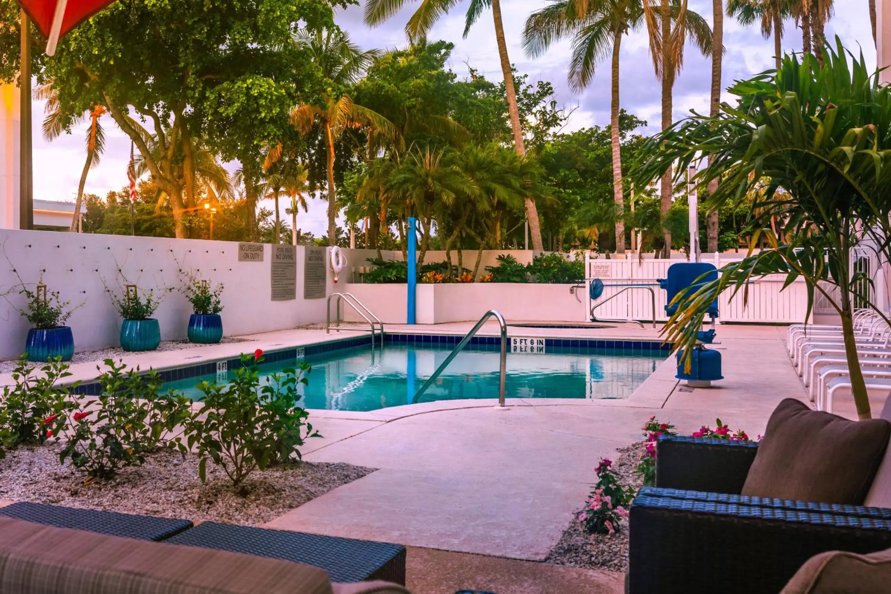 Swimming Pool in Courtyard by Marriott - Naples