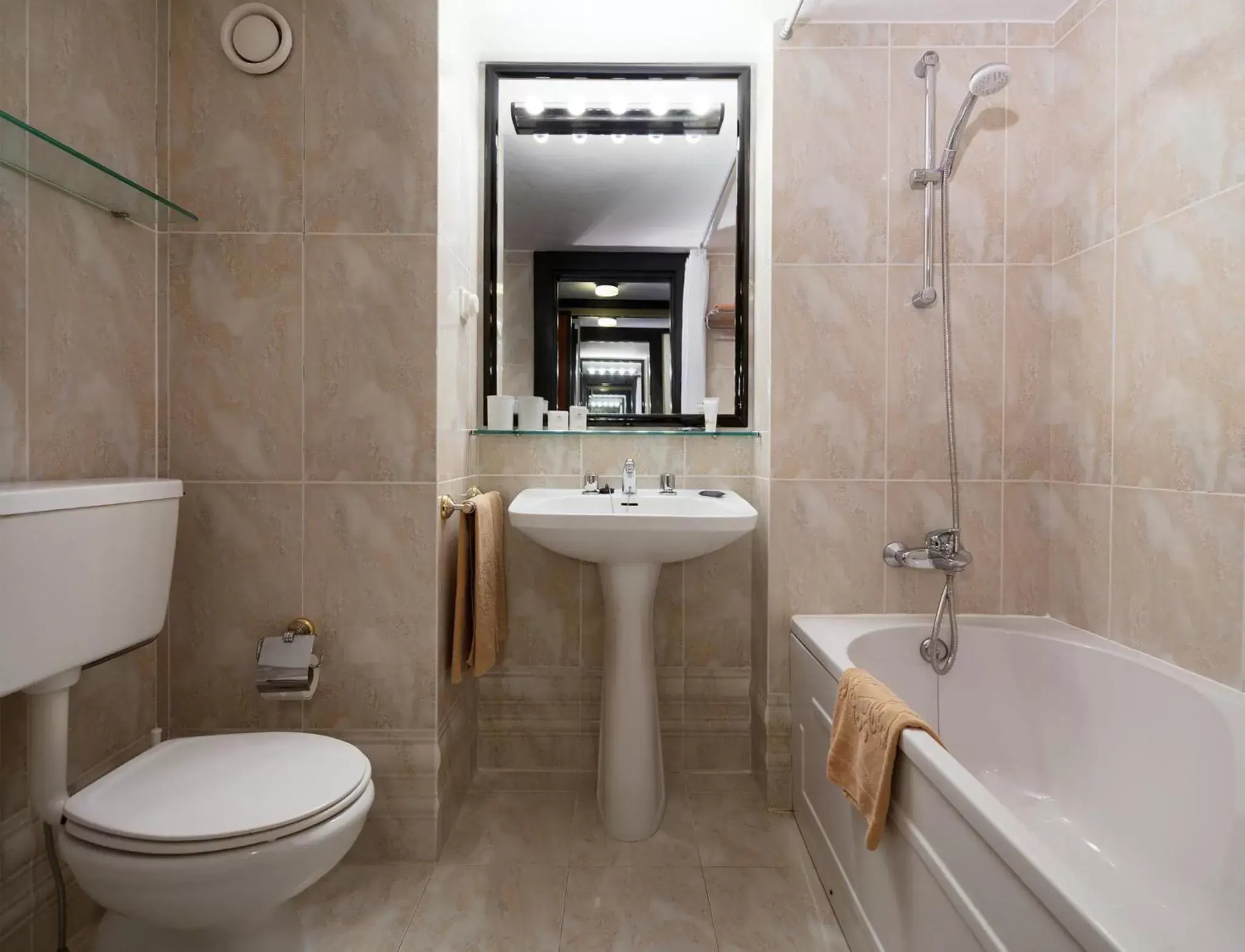 Double or Twin Room with Bay View in Dom Pedro Madeira Double or Twin Room with Bay View in Dom Pedro Madeira