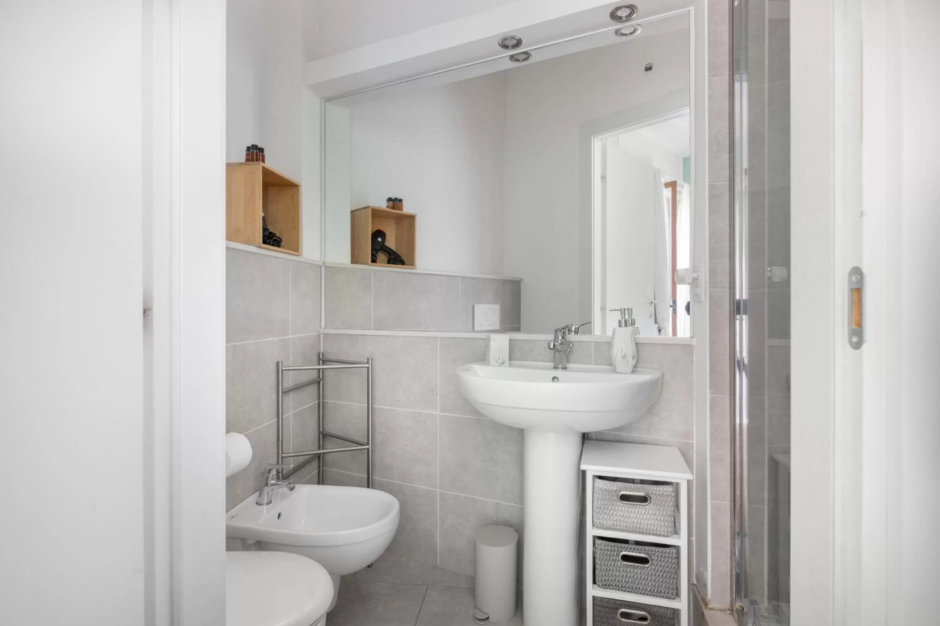 Shower in Tauromenion Guest House