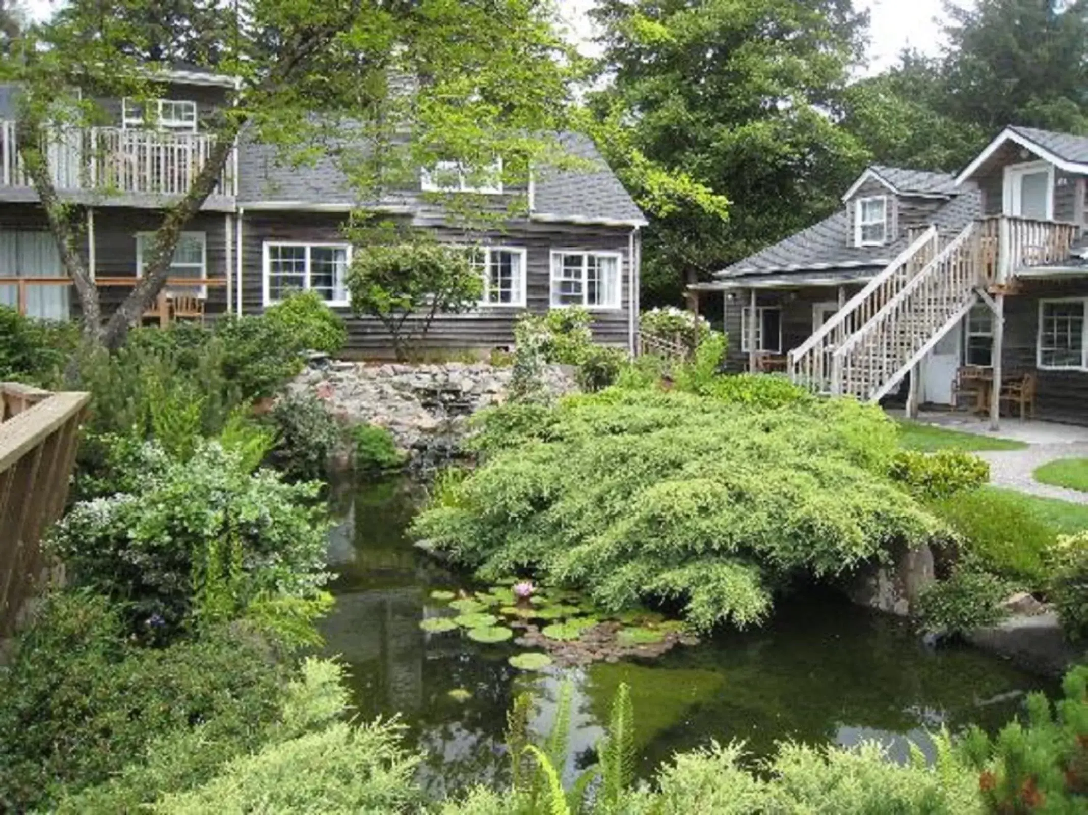 Garden, Property Building in Ecola Creek Lodge