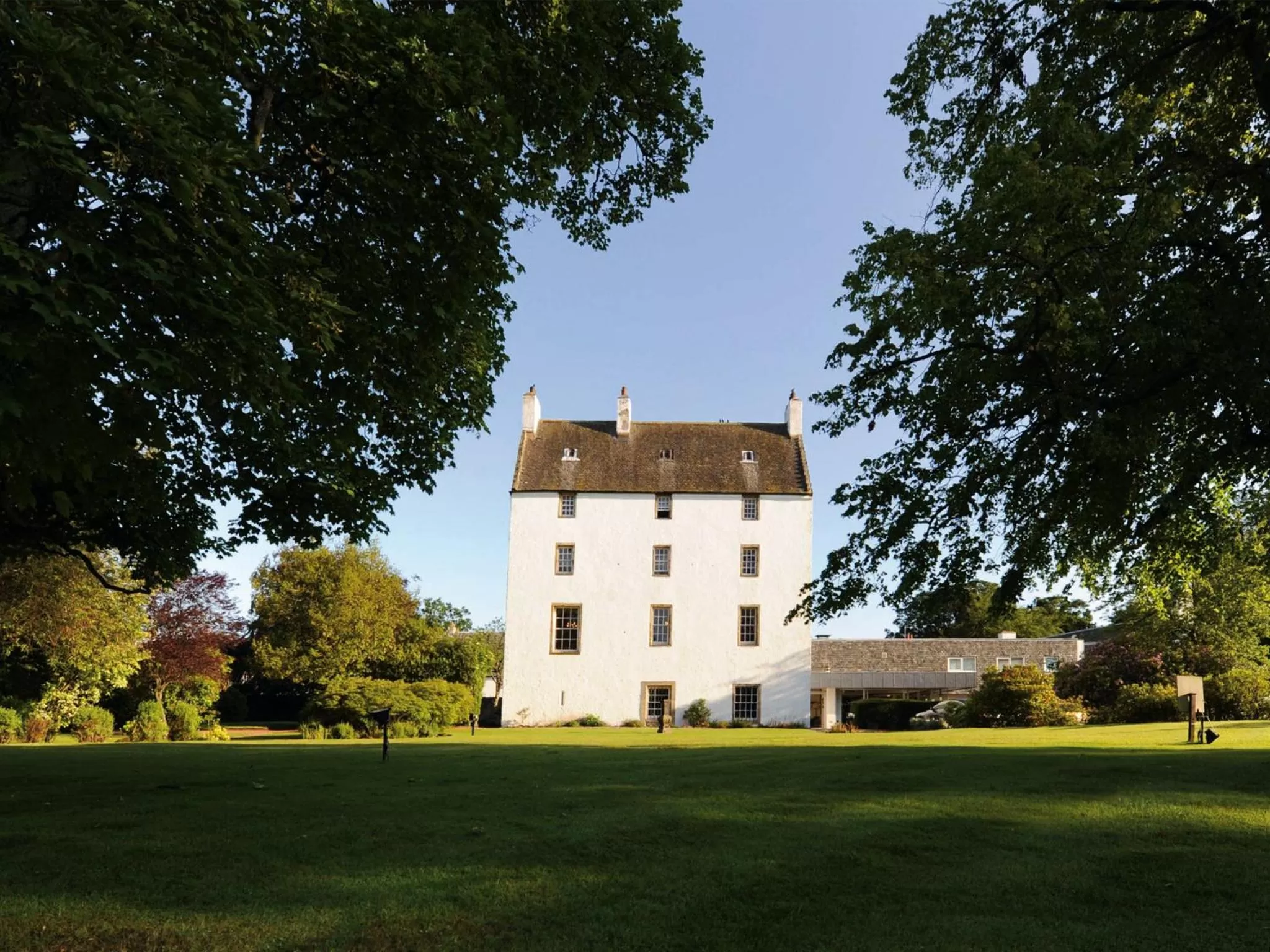 Facade/entrance in Macdonald Houstoun House