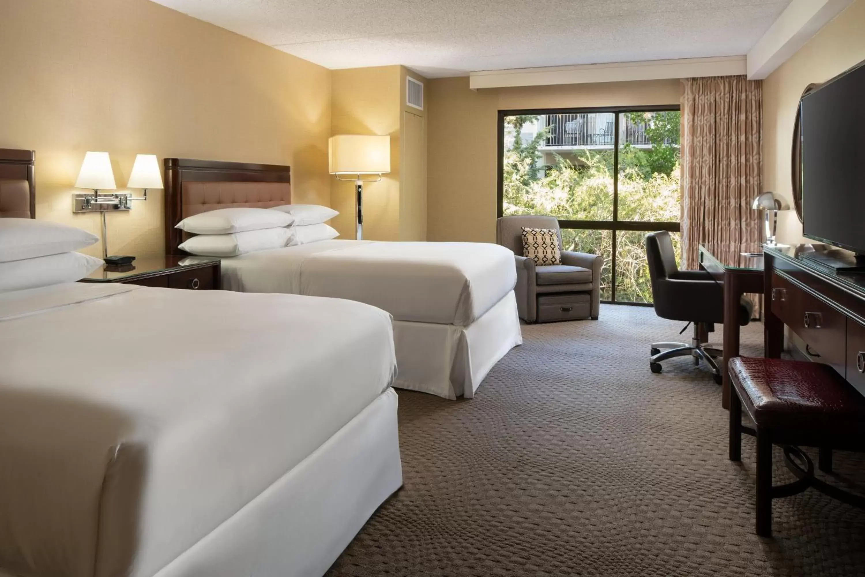 Guest room, 2 Double in Sheraton Palo Alto Hotel