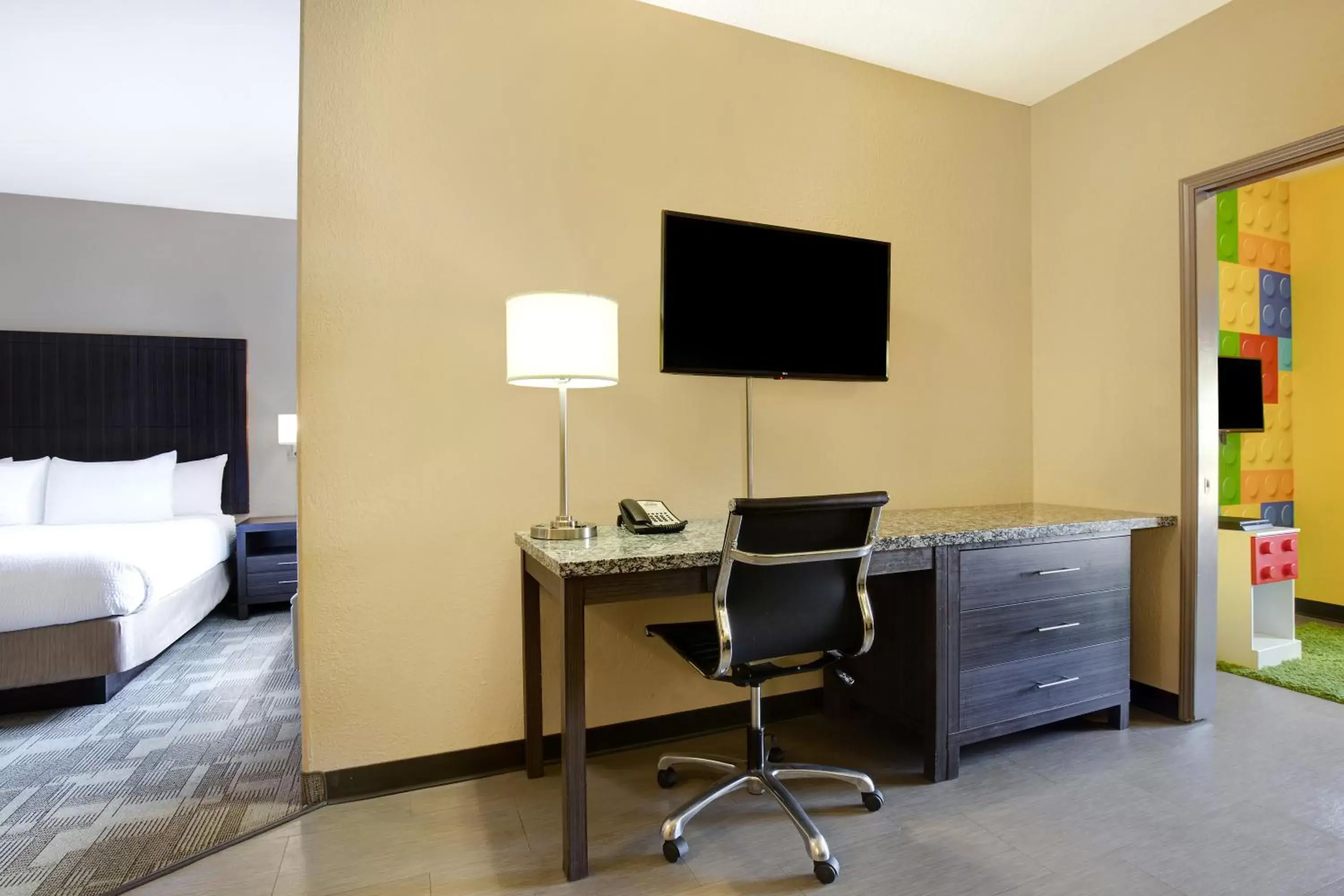 TV and multimedia, TV/Entertainment Center in Days Inn by Wyndham Medicine Hat
