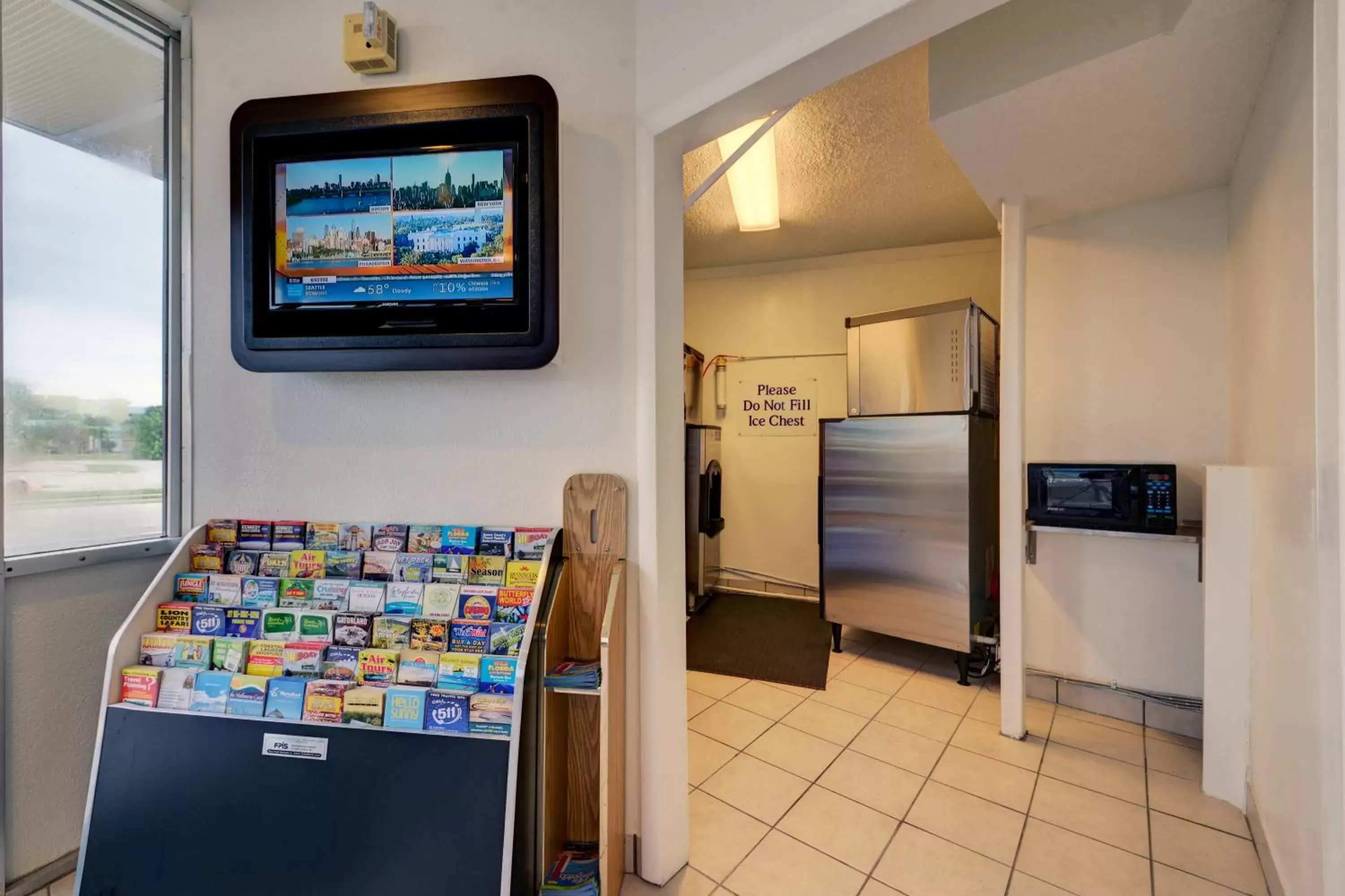 Lobby or reception, TV/Entertainment Center in Motel 6-Cocoa Beach, FL