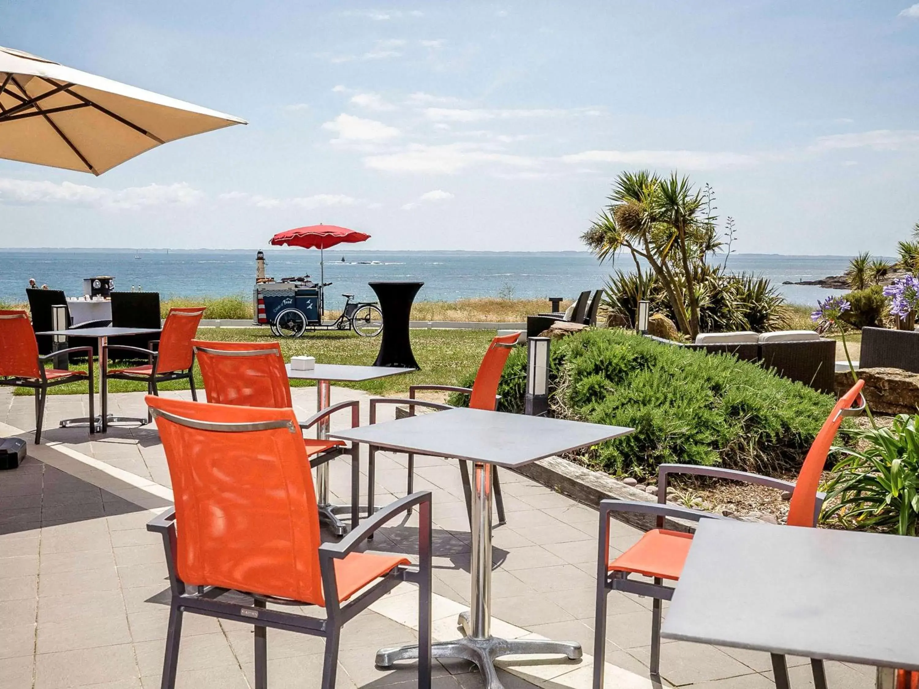 Lounge or bar in Sofitel Quiberon Thalassa sea & spa