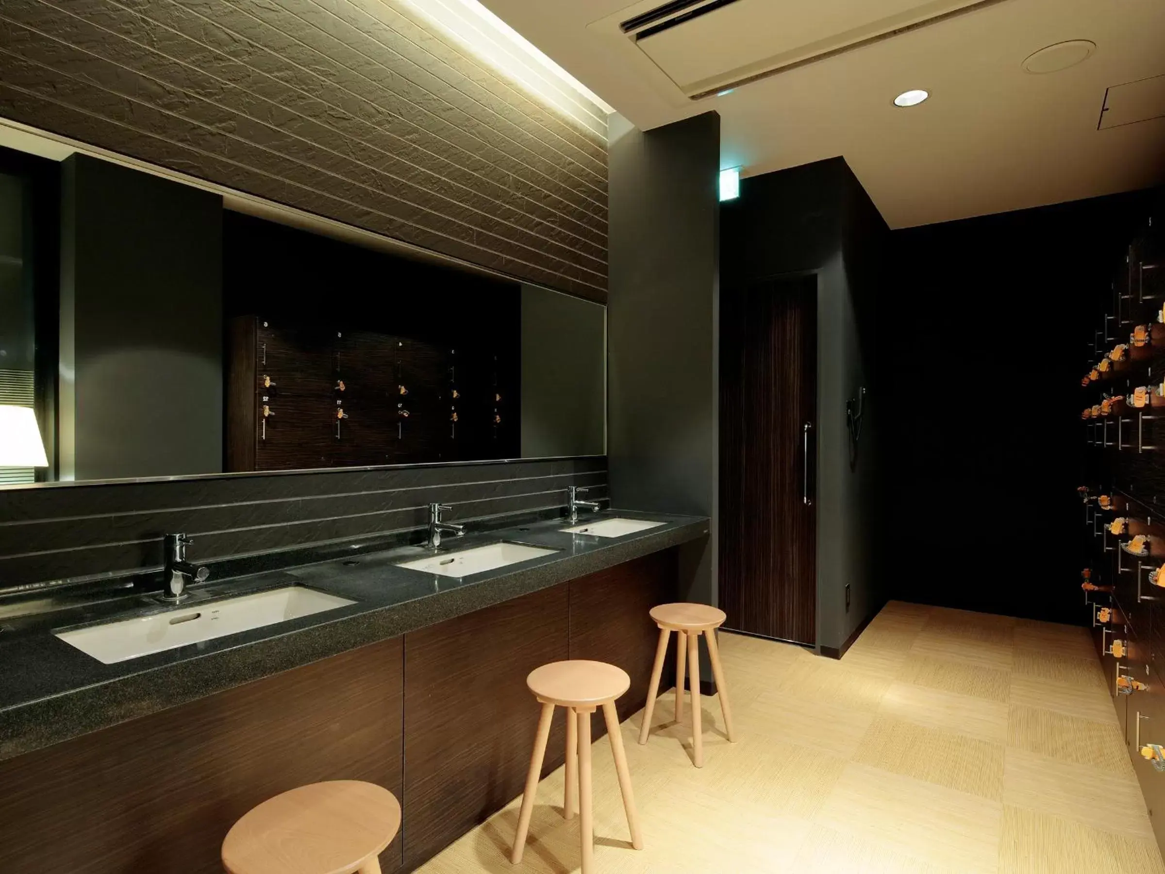 Public Bath, Bathroom in Candeo Hotels Kameyama