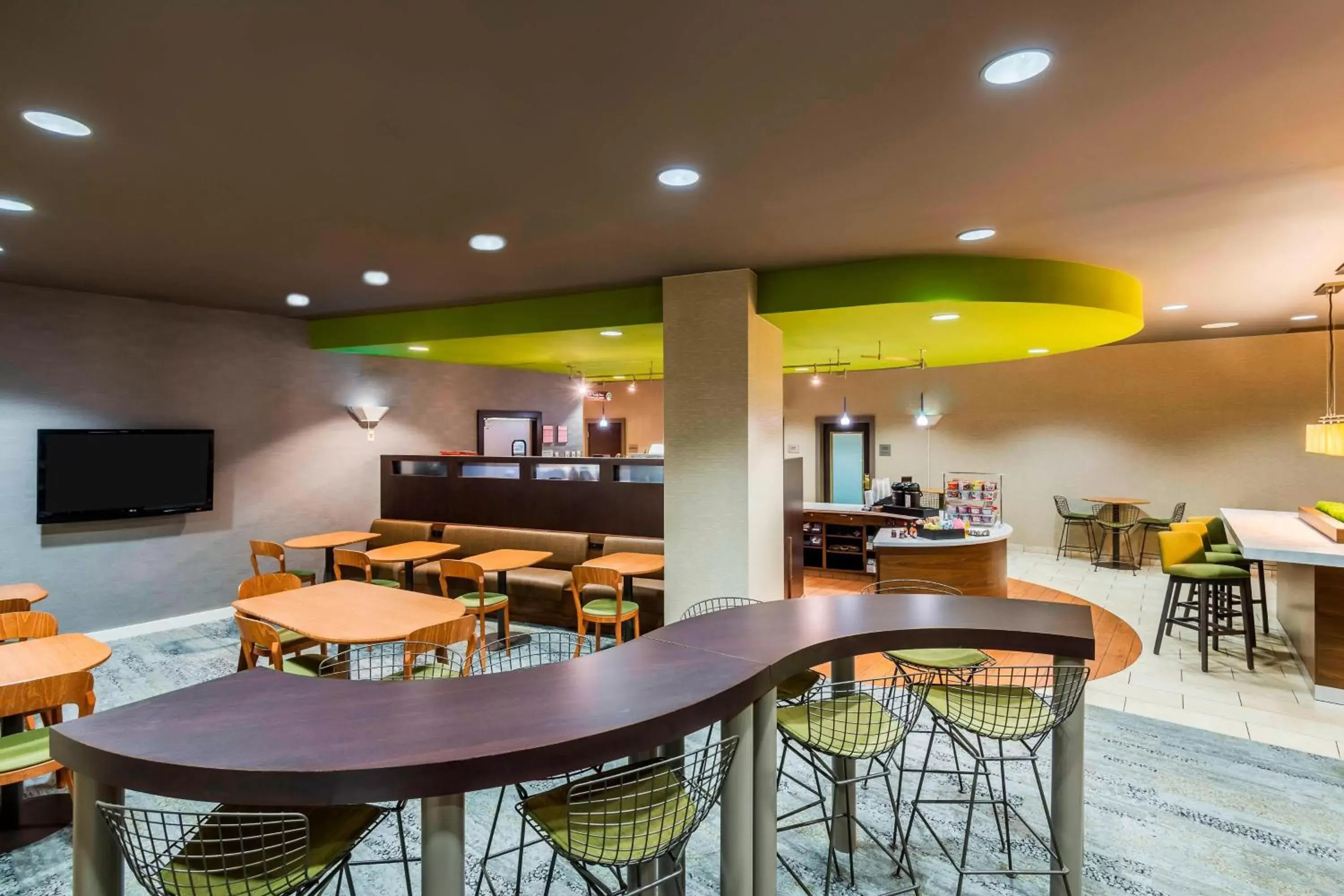 Restaurant/places to eat in Courtyard by Marriott Chattanooga Downtown