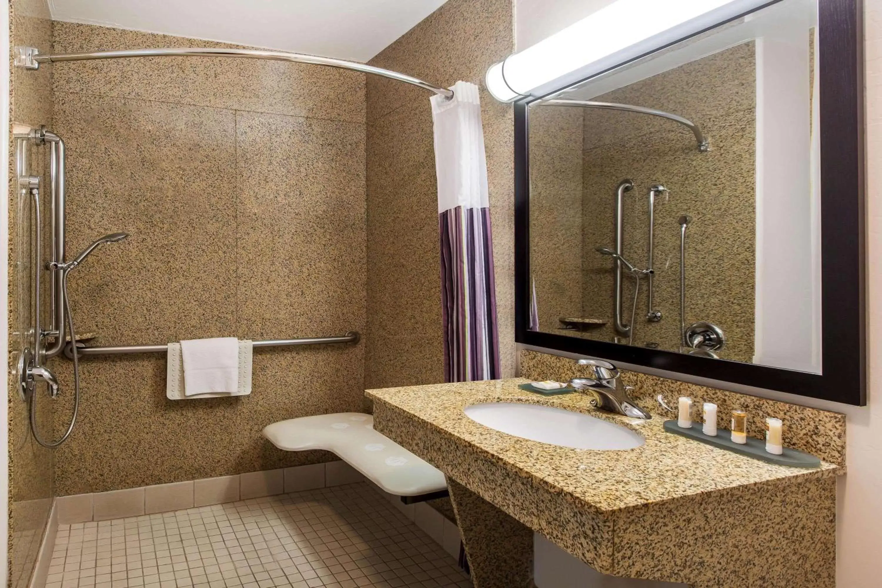 Shower, Bathroom in La Quinta by Wyndham Bakersfield North