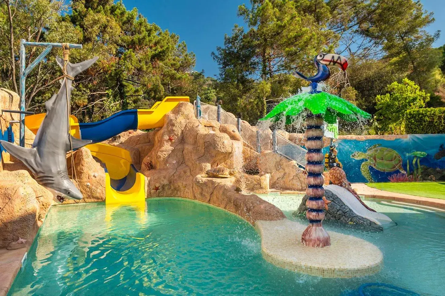 Aqua park, Water Park in Apartaments Els Llorers