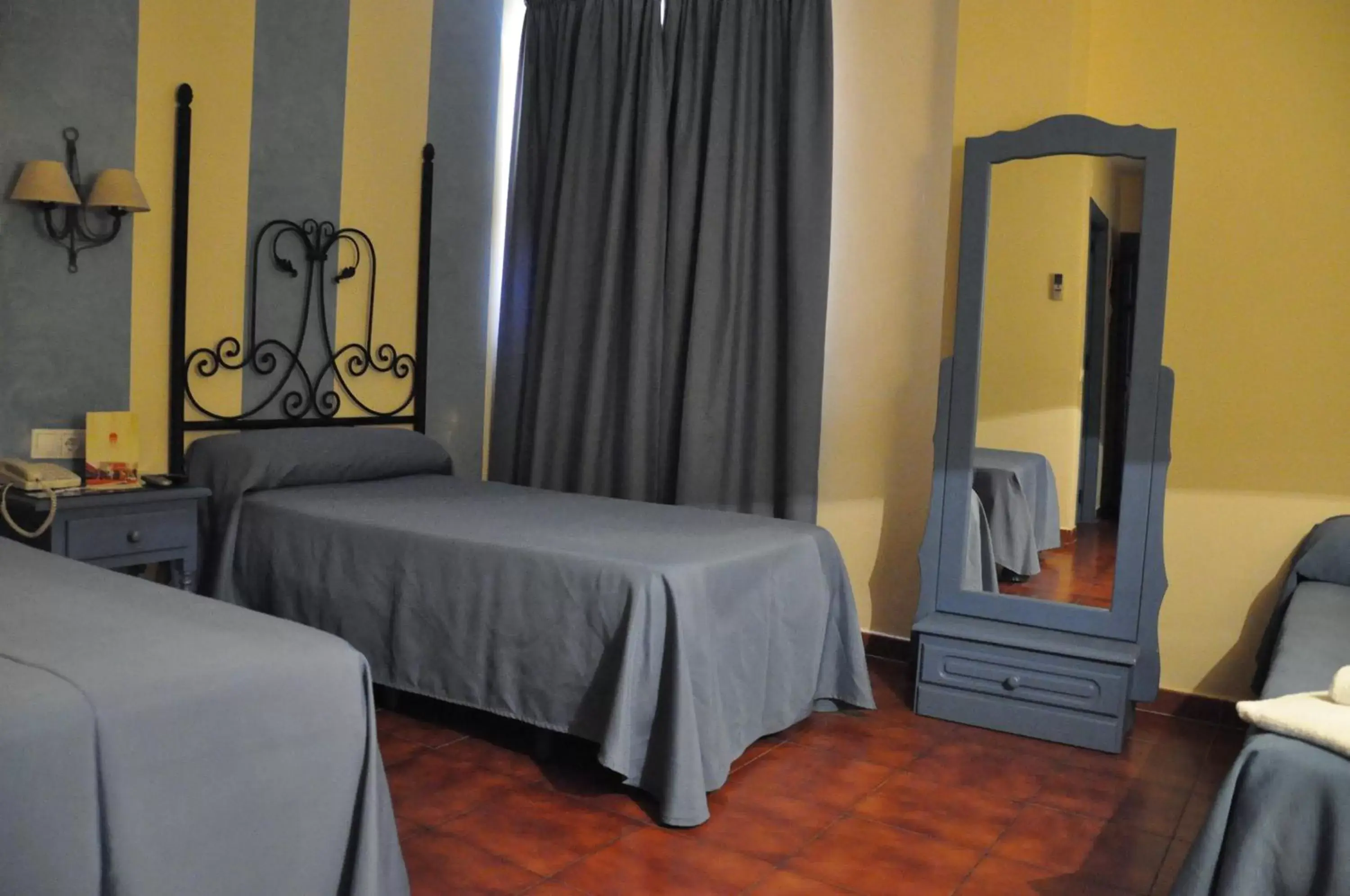 Triple Room in Alborán Chiclana