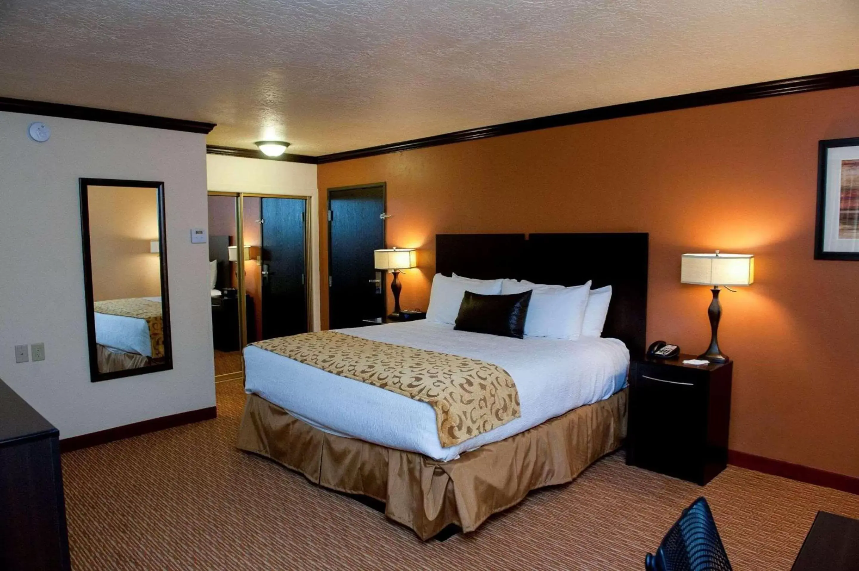 Bedroom, Bed in Park Inn by Radisson Salt Lake City -Midvale