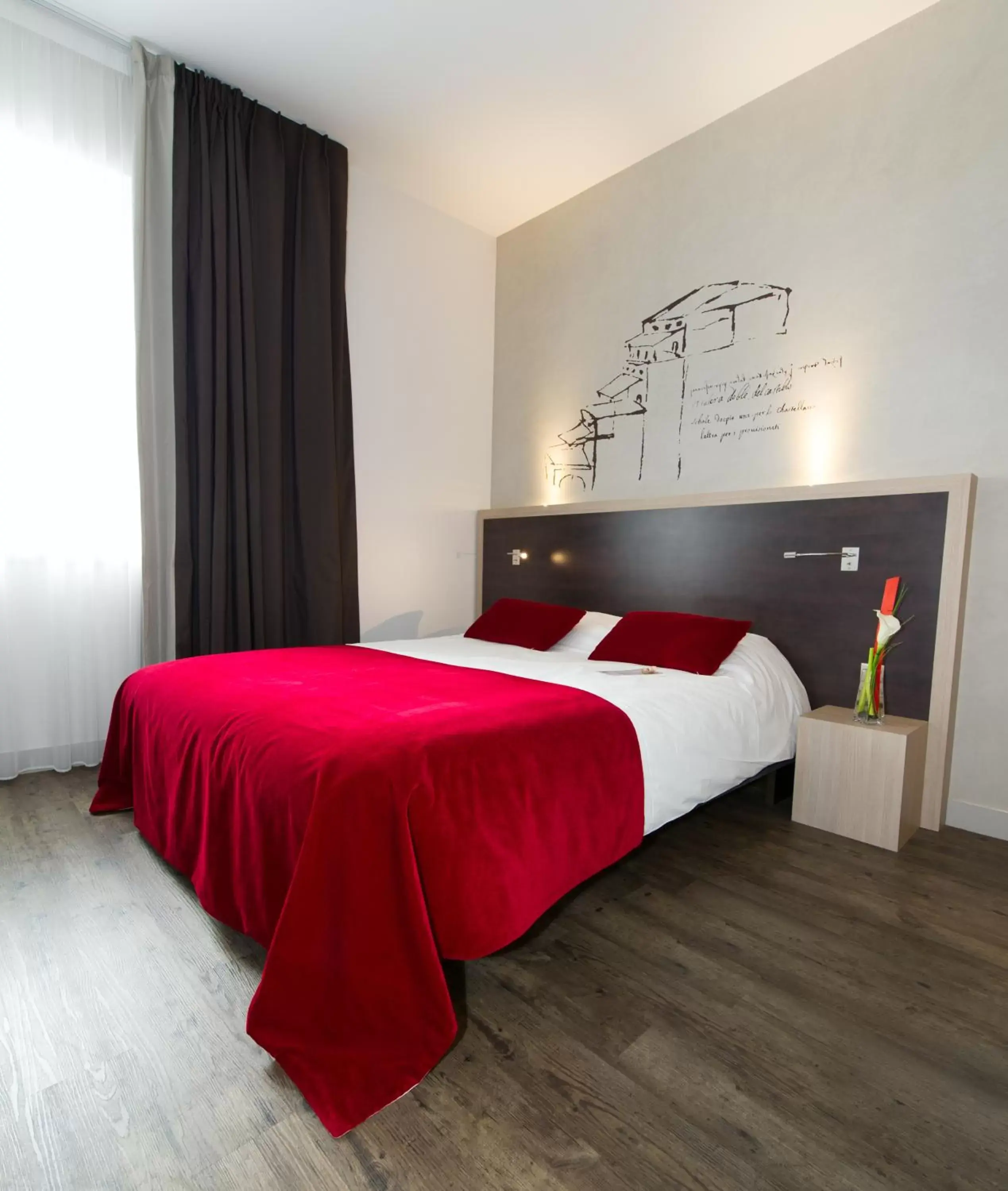 Bed in Best Western Plus Villa Saint Antoine Hotel & Spa