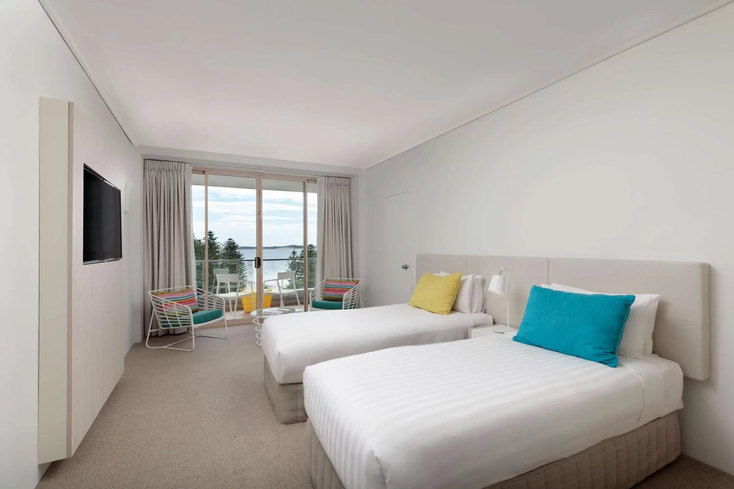 Photo of the whole room, Bed in Rydges Cronulla Beachside