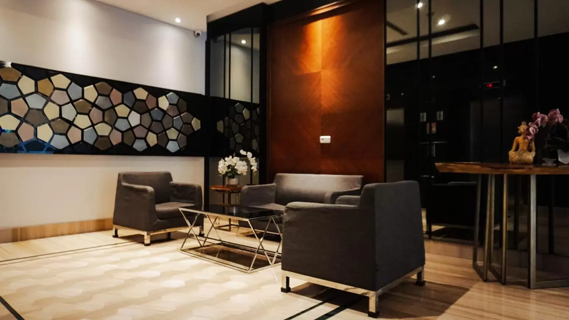 Lobby or reception, Seating Area in PrimeBiz Hotel Surabaya