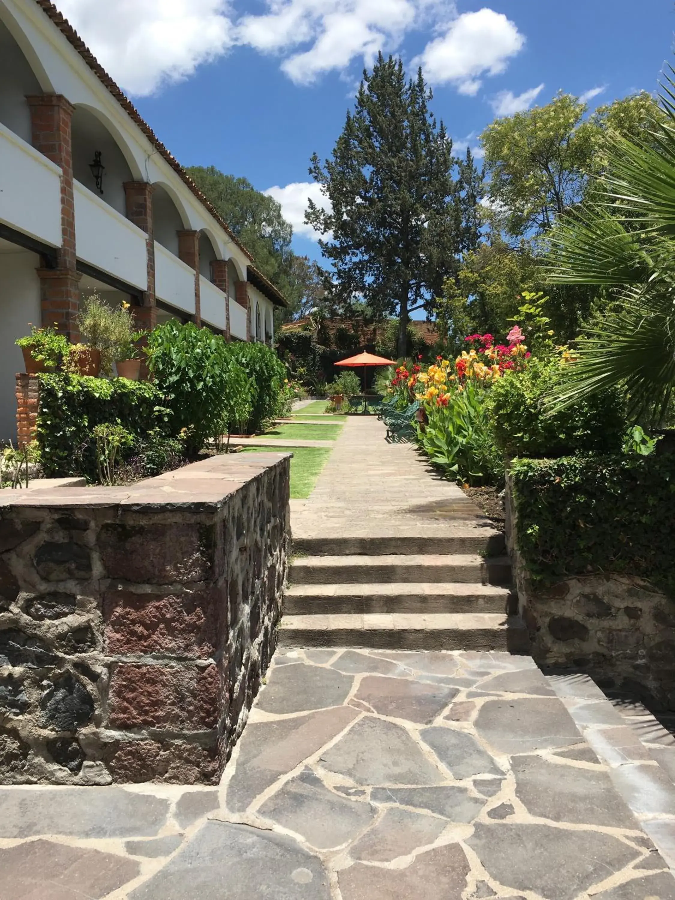 Patio, Garden in Rancho Hotel Atascadero