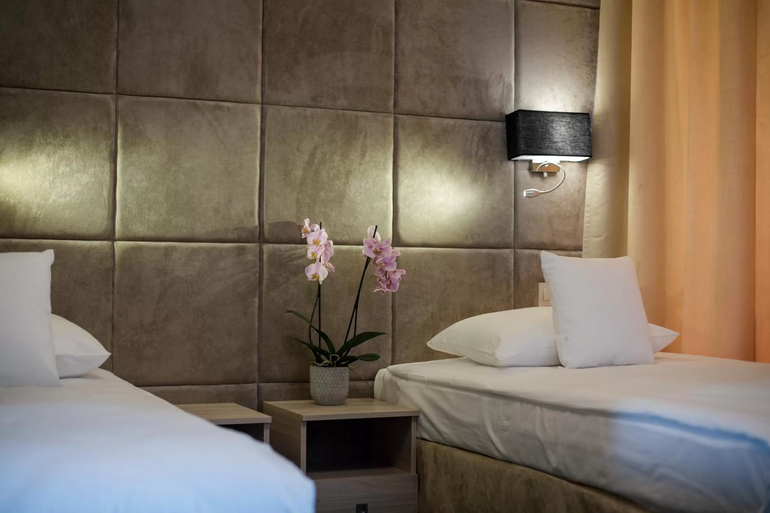 Bedroom, Bed in Citi Hotel's Wrocław