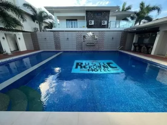 Swimming pool in Rustic Crown Hotel