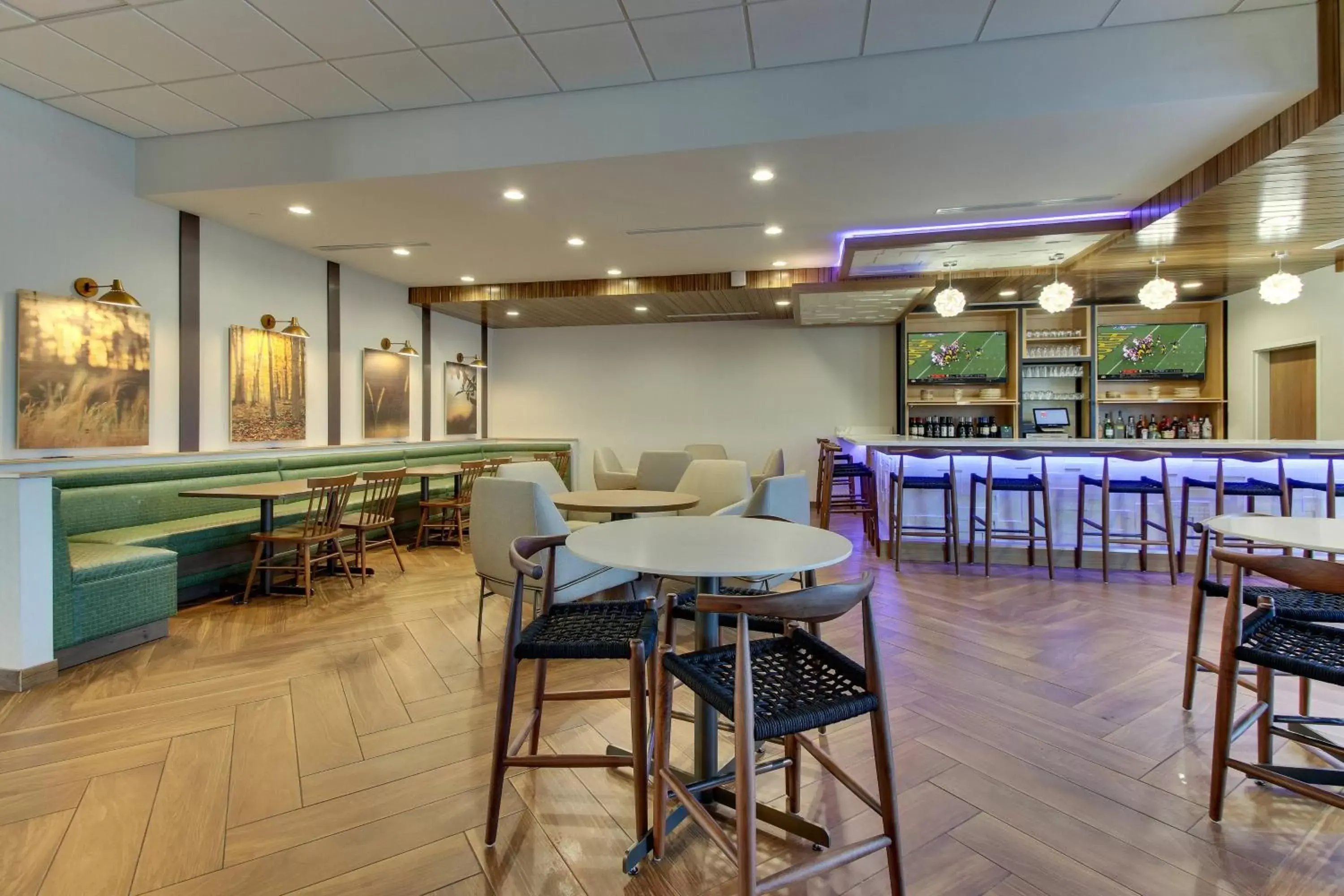 Lobby or reception, Lounge/Bar in Fairfield Inn and Suites by Marriott Houston Brookhollow