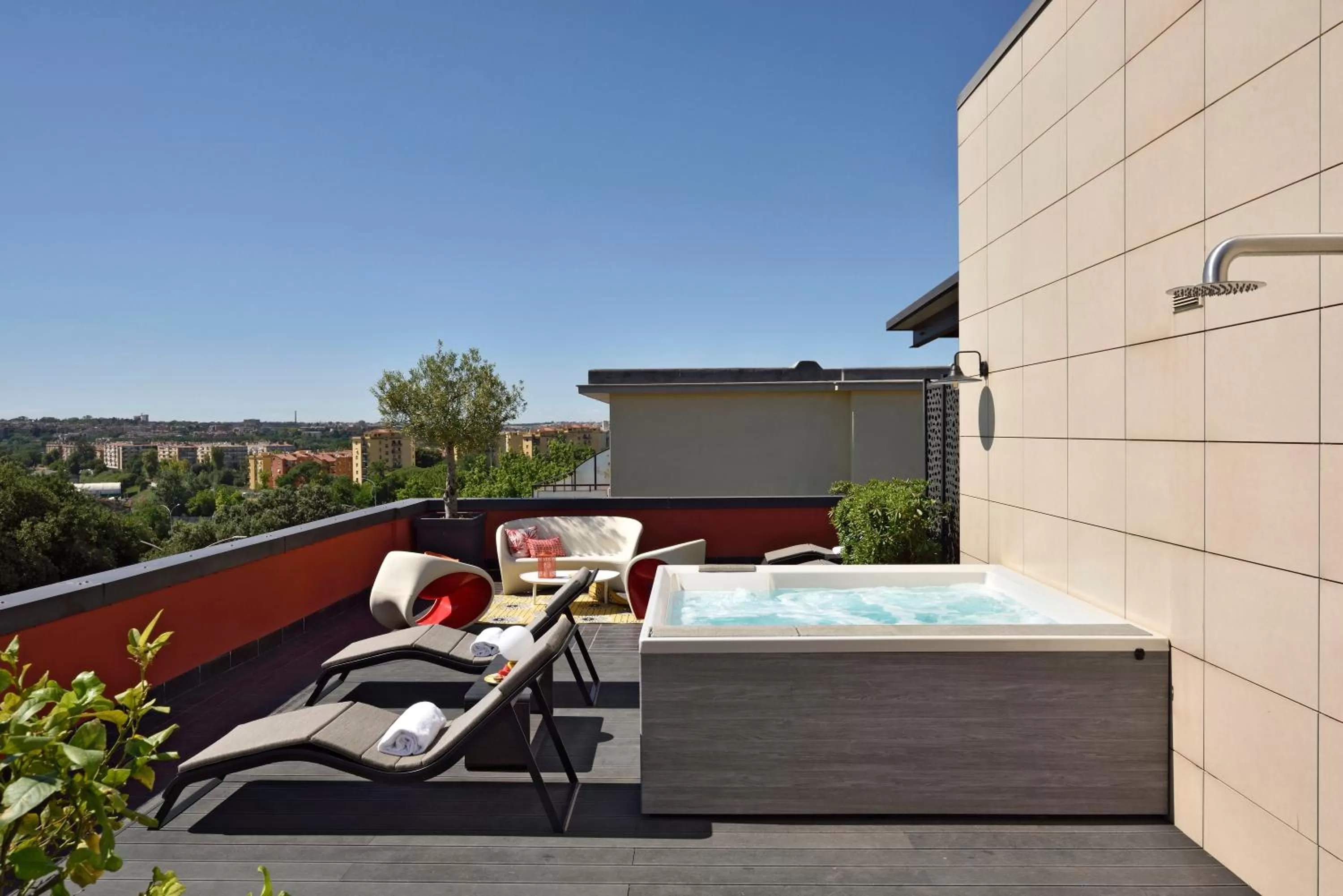 Hot Tub in Hotel Pulitzer