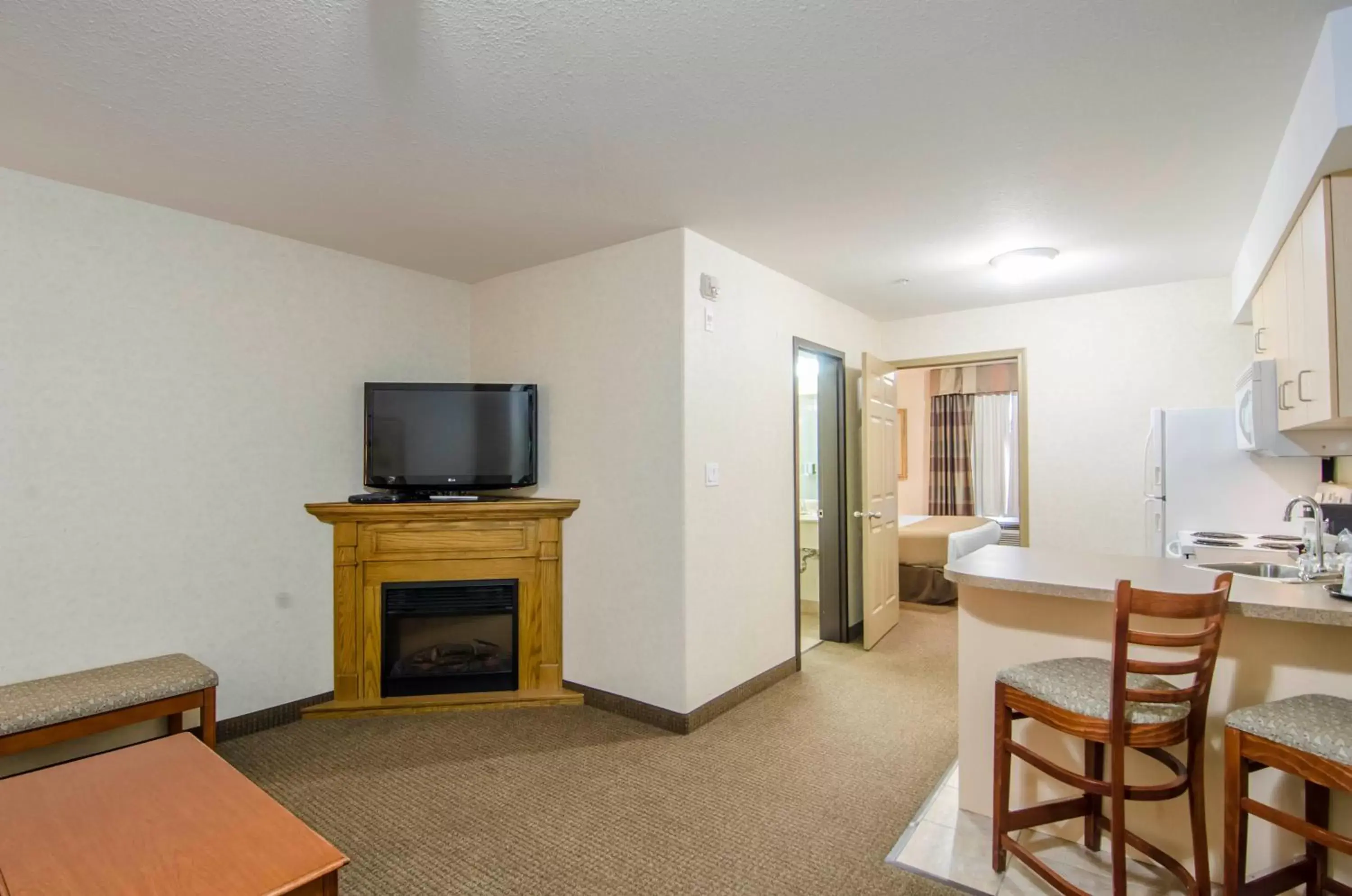 King Suite with Sofa Bed - Non-Smoking in Quality Inn & Suites Grand Prairie King Suite with Sofa Bed - Non-Smoking in Quality Inn & Suites Grand Prairie