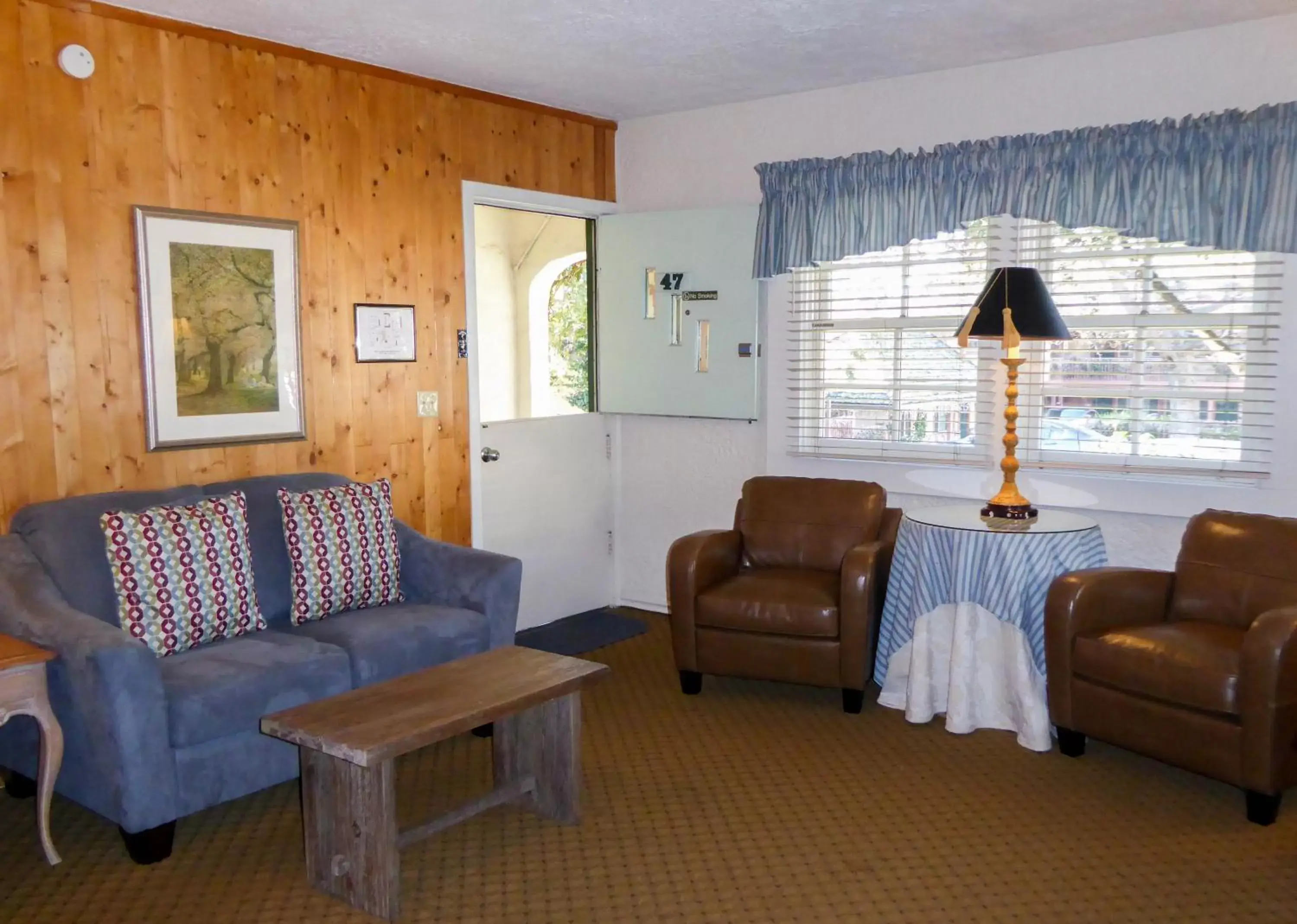 Living room, Seating Area in Briarwood Inn