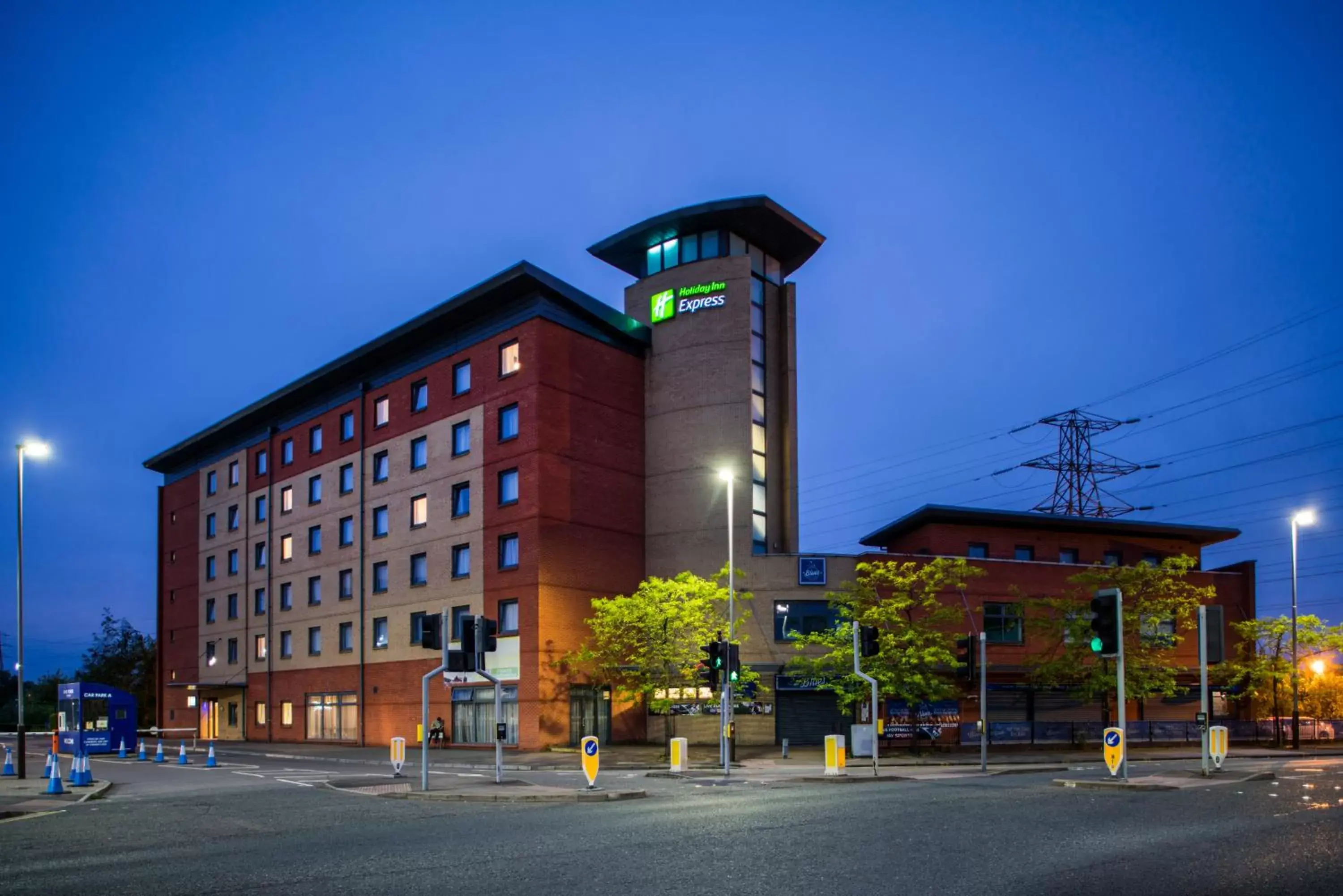 Property Building in Holiday Inn Express Leicester