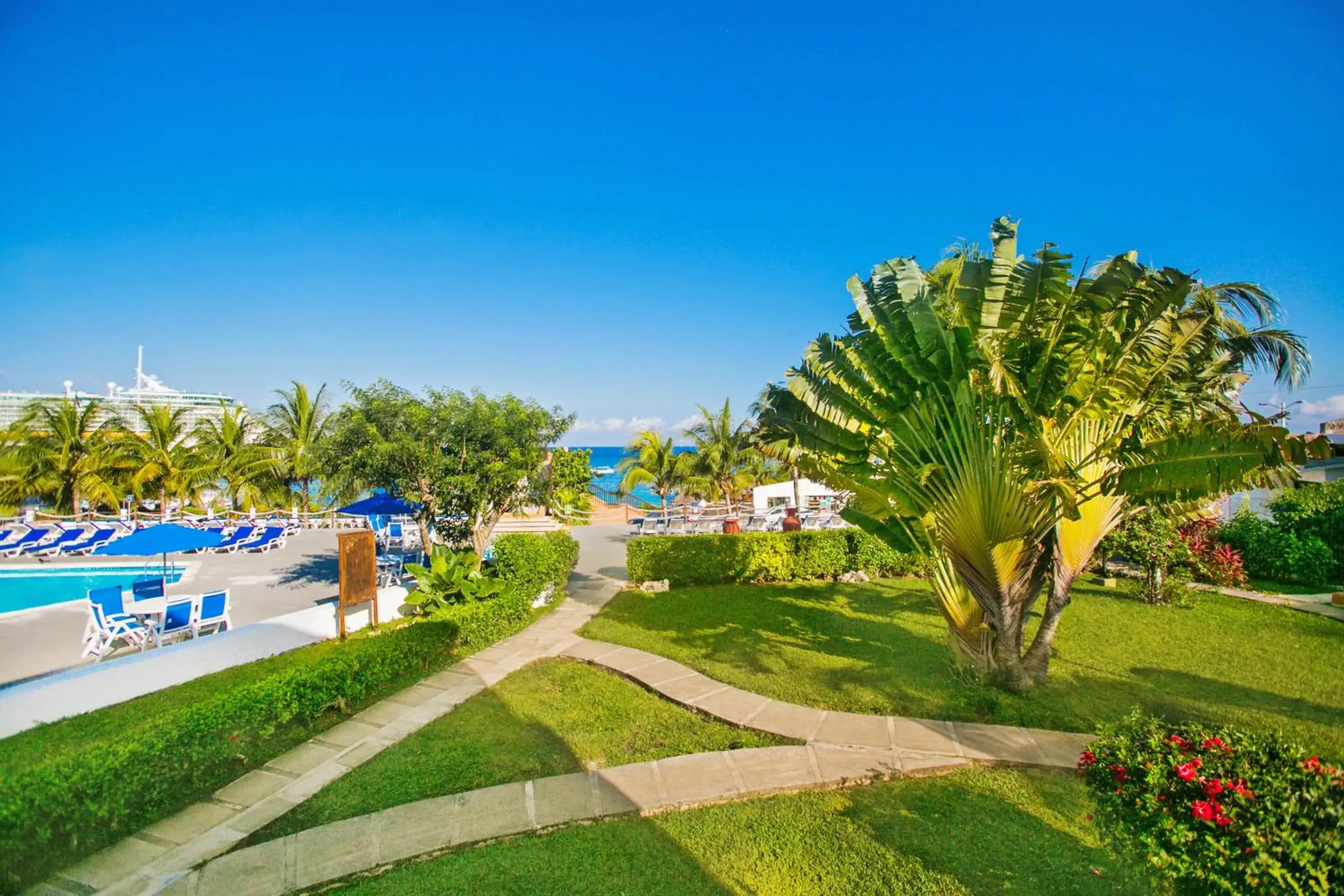 Area and facilities, Swimming Pool in Casa del Mar Cozumel Hotel & Dive Resort