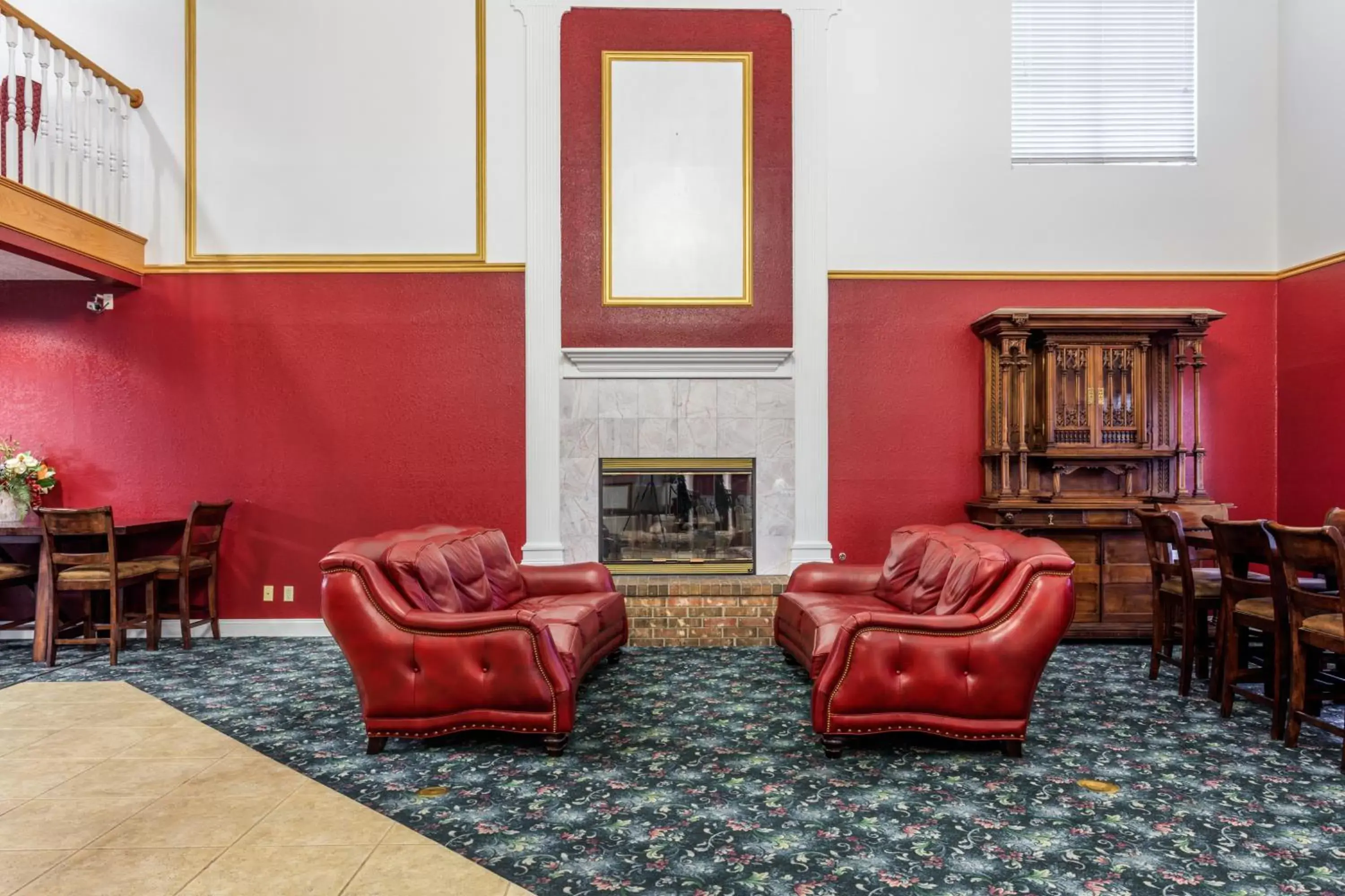 Lobby or reception, Lounge/Bar in Branson Towers Hotel