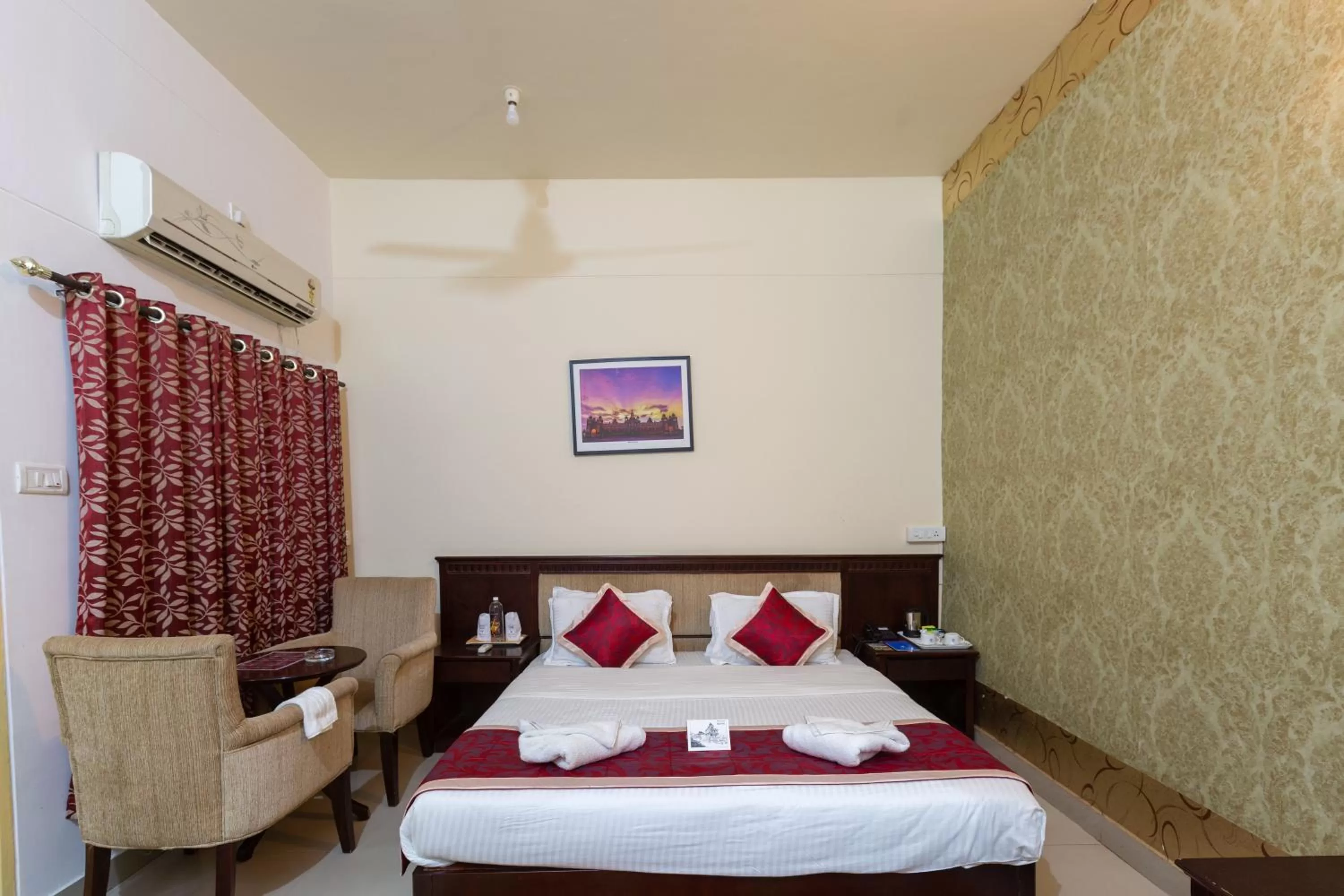 Bed in KSTDC Mayura Durg Chitradurga