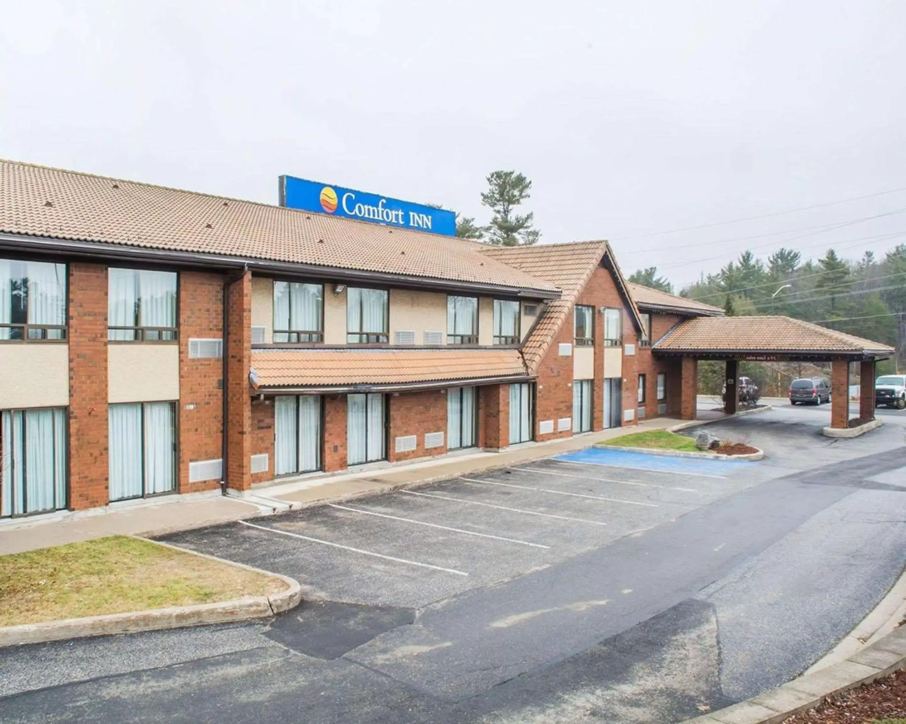 Property Building in Comfort Inn Parry Sound