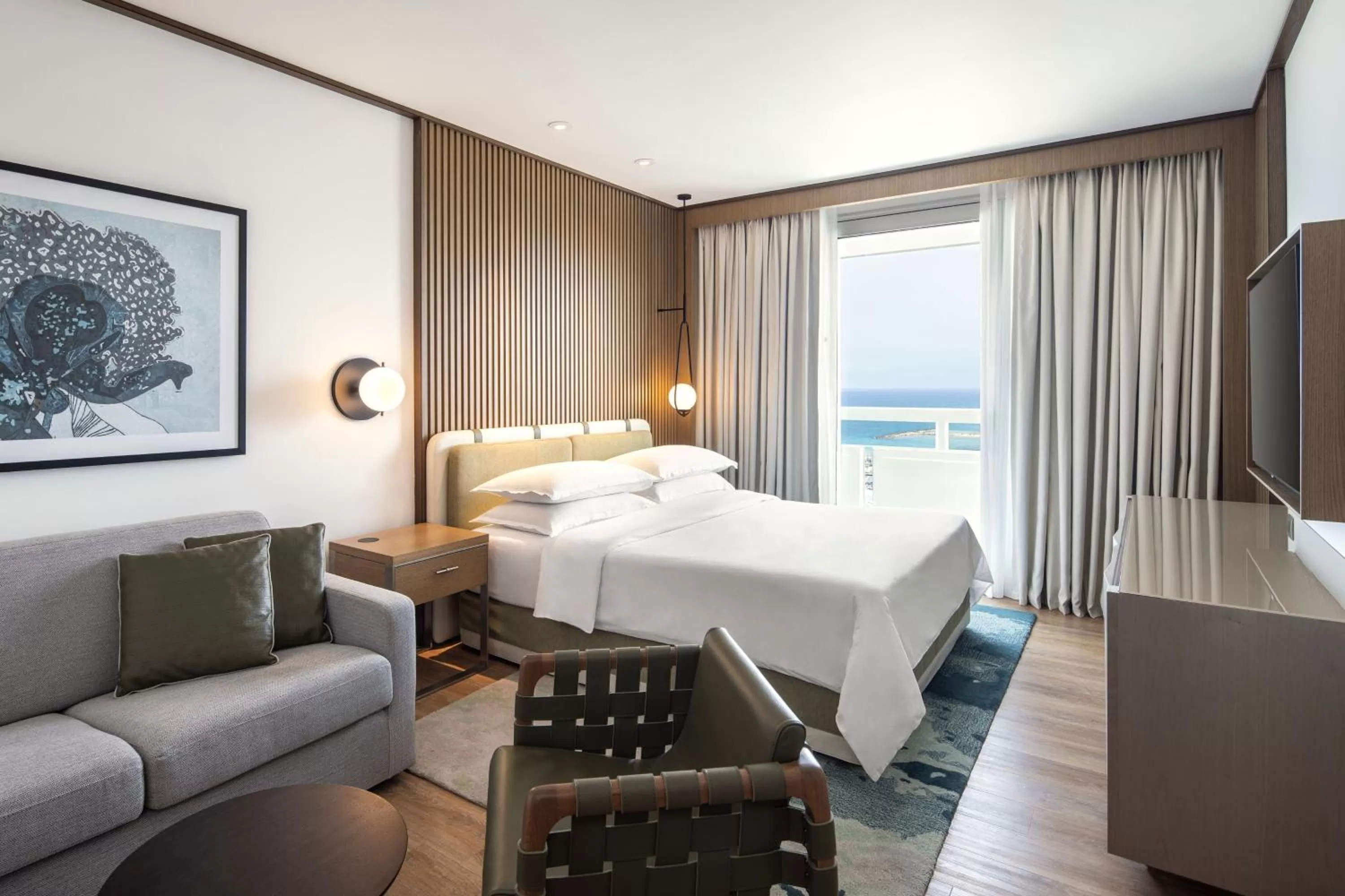 Photo of the whole room, Bed in Sheraton Grand Tel Aviv